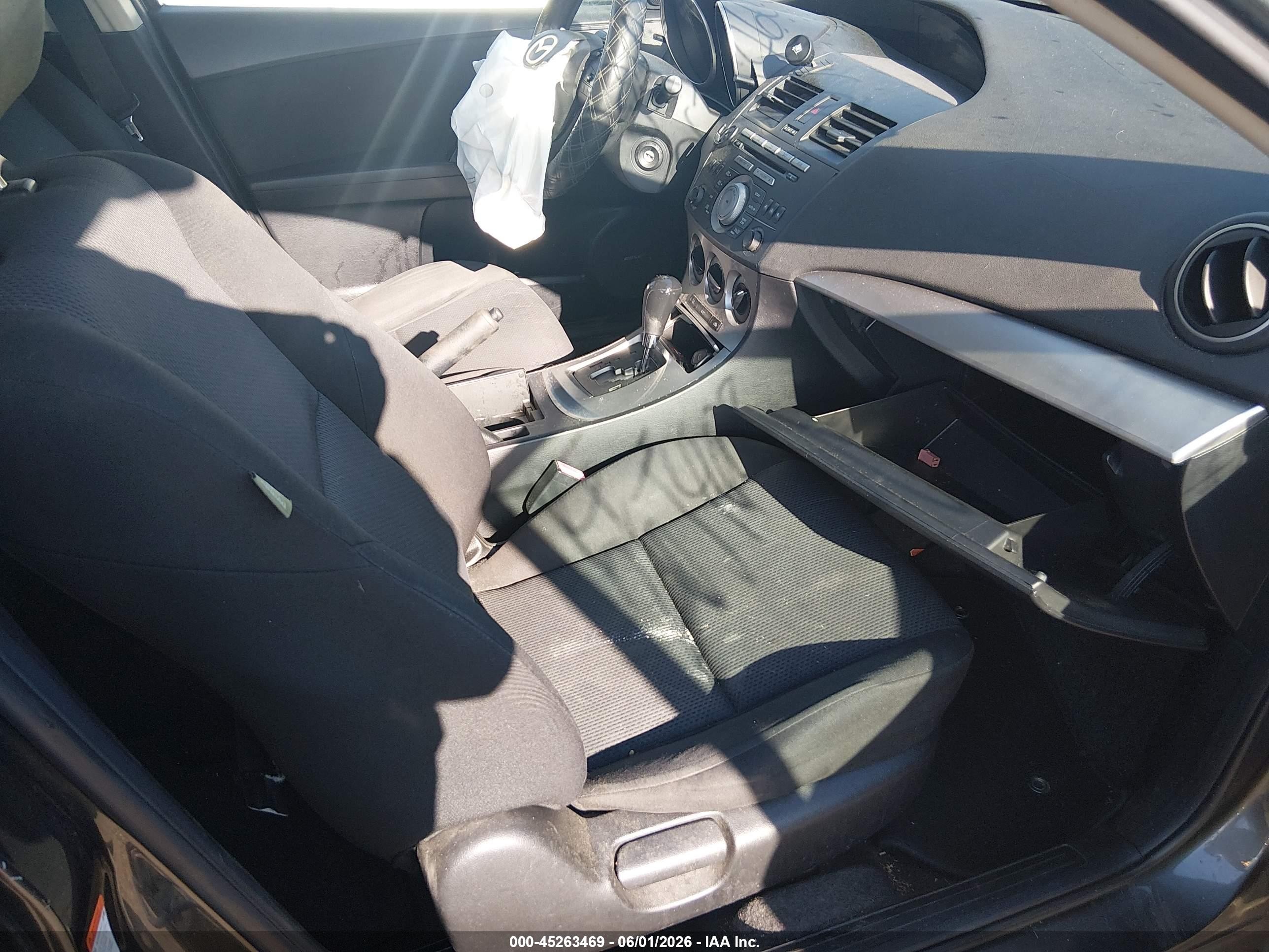2011 Mazda Mazda3 I Touring Gray vin: JM1BL1VG5B1399562