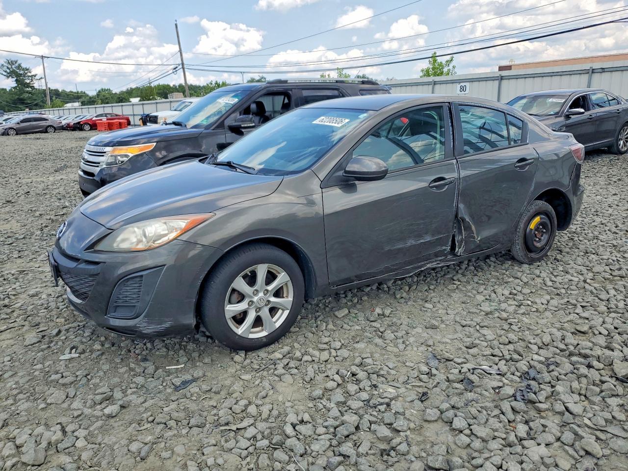2011 Mazda 3 I Brown vin: JM1BL1VG5B1407840