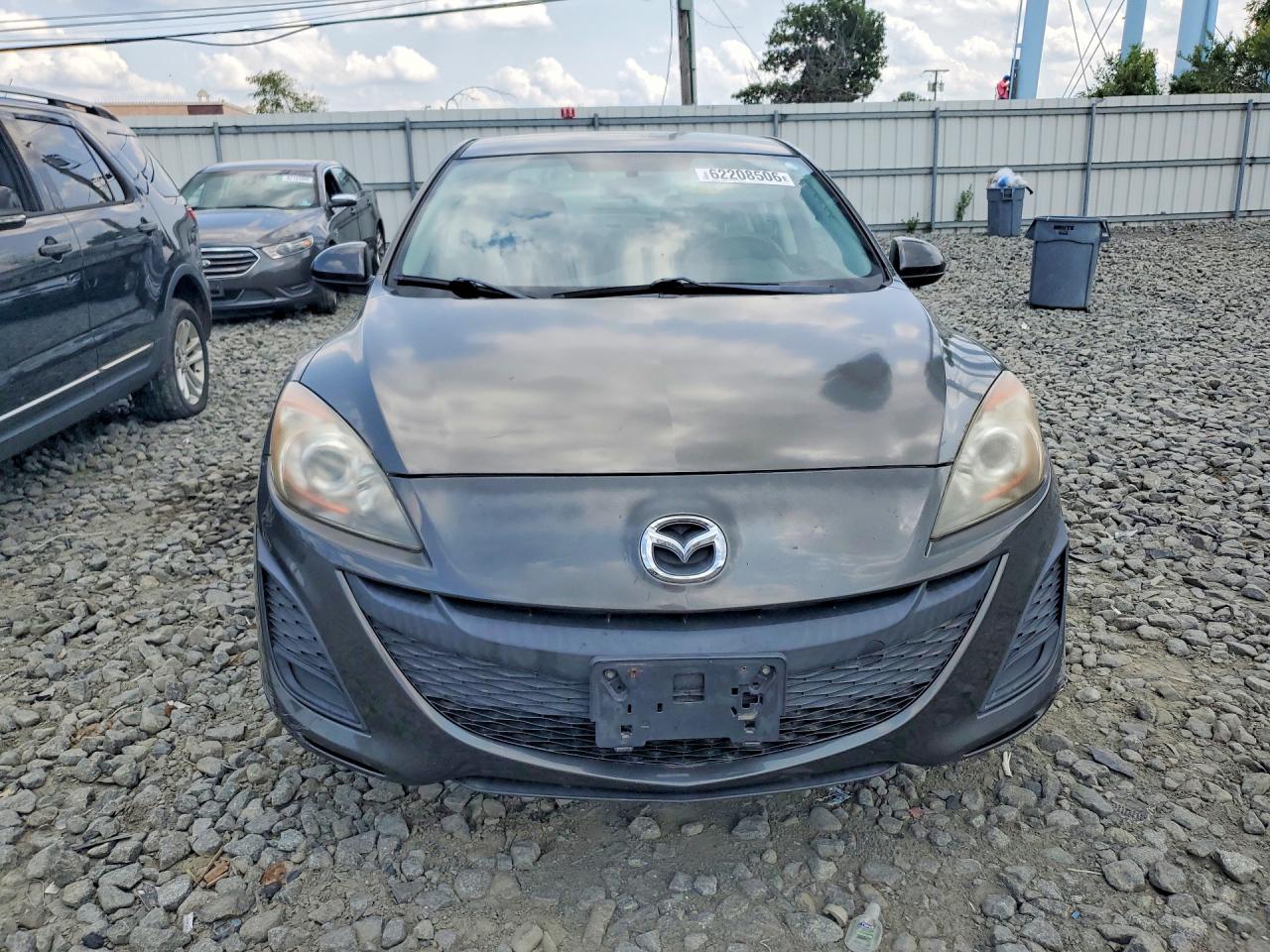 2011 Mazda 3 I Brown vin: JM1BL1VG5B1407840