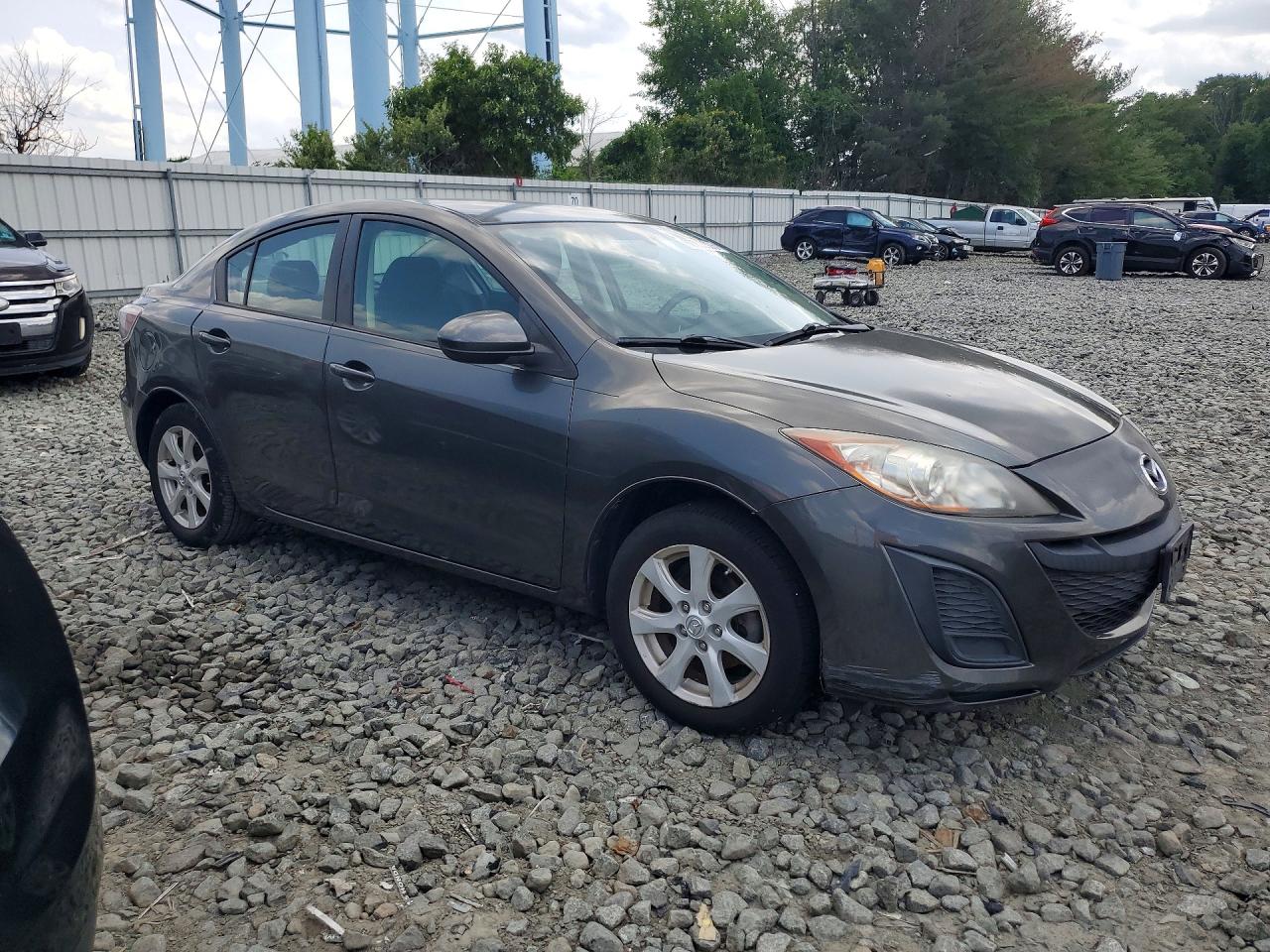 2011 Mazda 3 I Brown vin: JM1BL1VG5B1407840