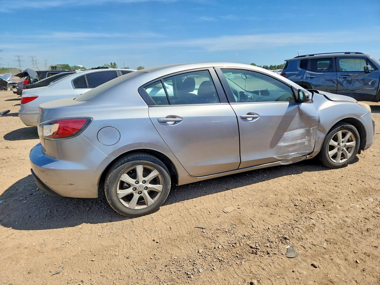2011 Mazda 3 Silver vin: JM1BL1VG5B1437906