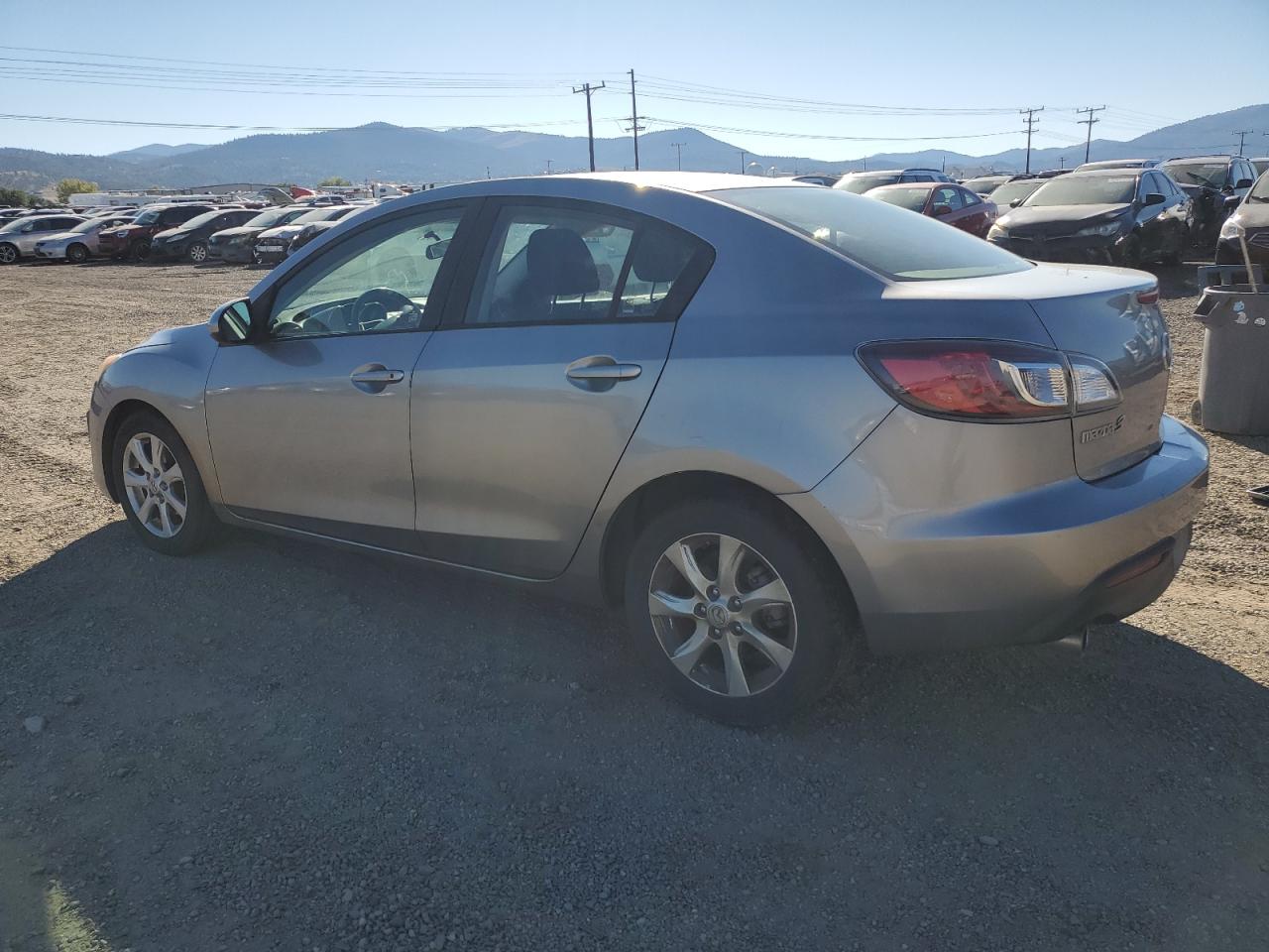 2011 Mazda 3 I Серебряный vin: JM1BL1VG5B1478956