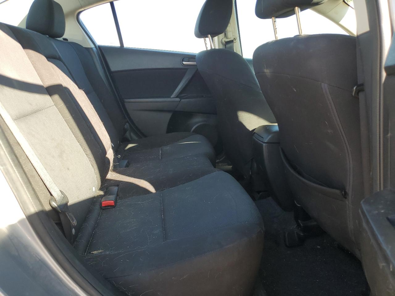 2011 Mazda 3 I Серебряный vin: JM1BL1VG5B1478956