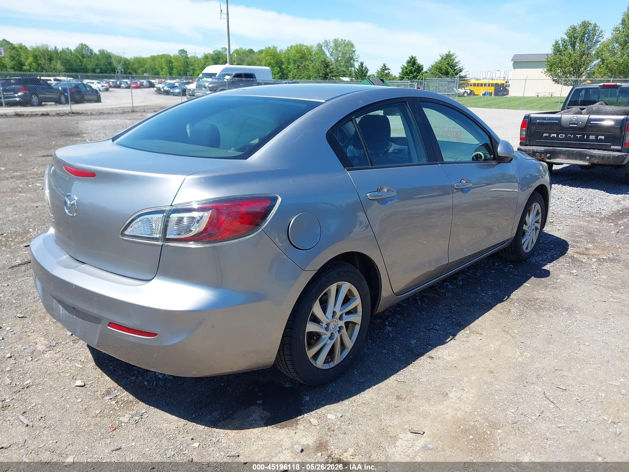 2012 Mazda Mazda3 I Touring Серебряный vin: JM1BL1VG5C1507759