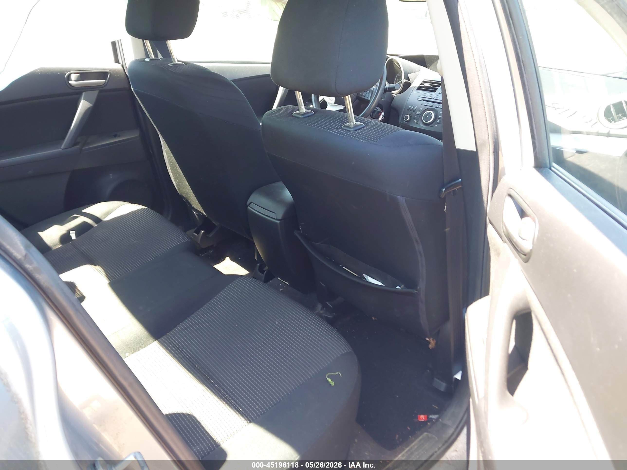 2012 Mazda Mazda3 I Touring Серебряный vin: JM1BL1VG5C1507759