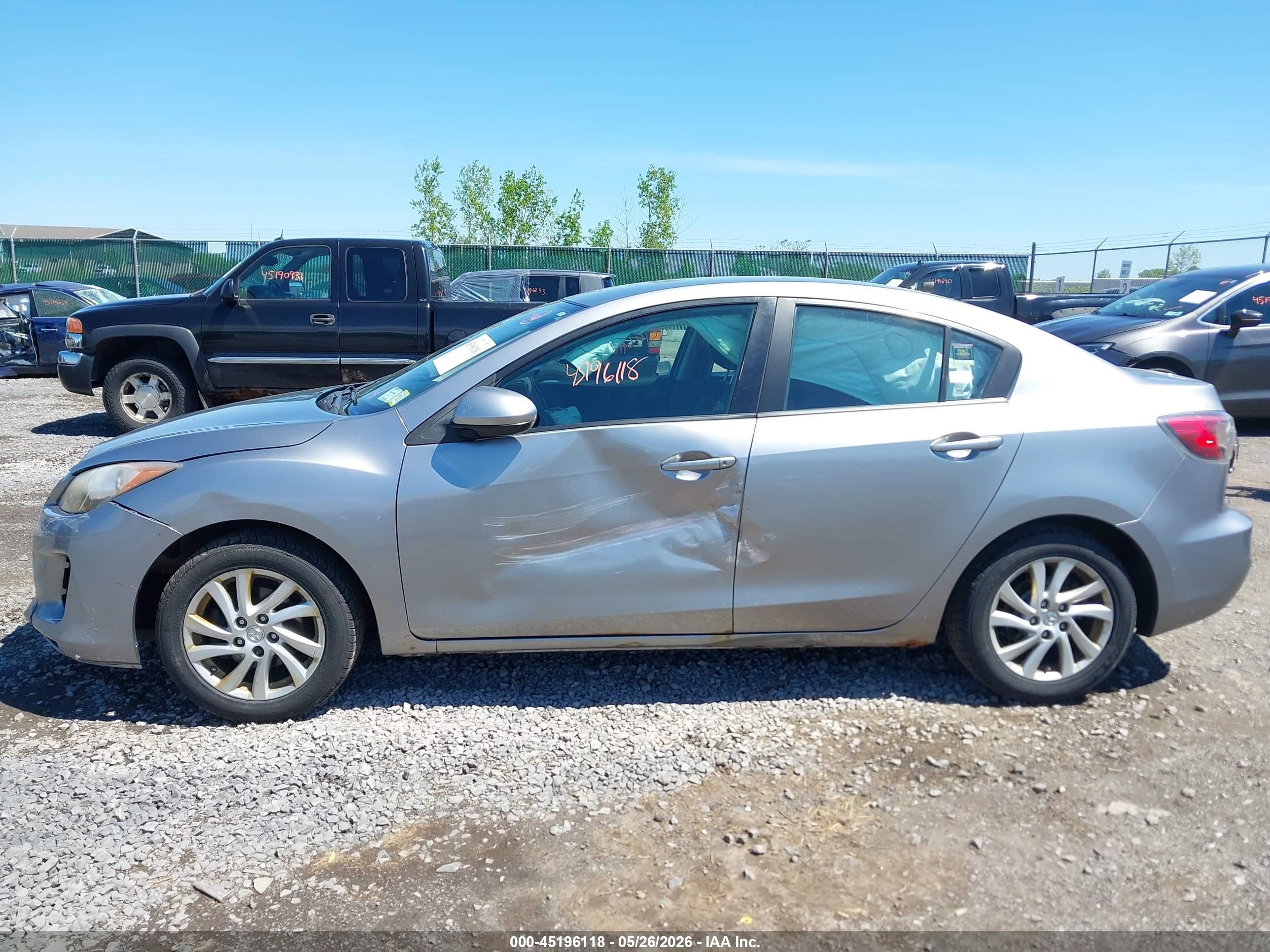 2012 Mazda Mazda3 I Touring Серебряный vin: JM1BL1VG5C1507759