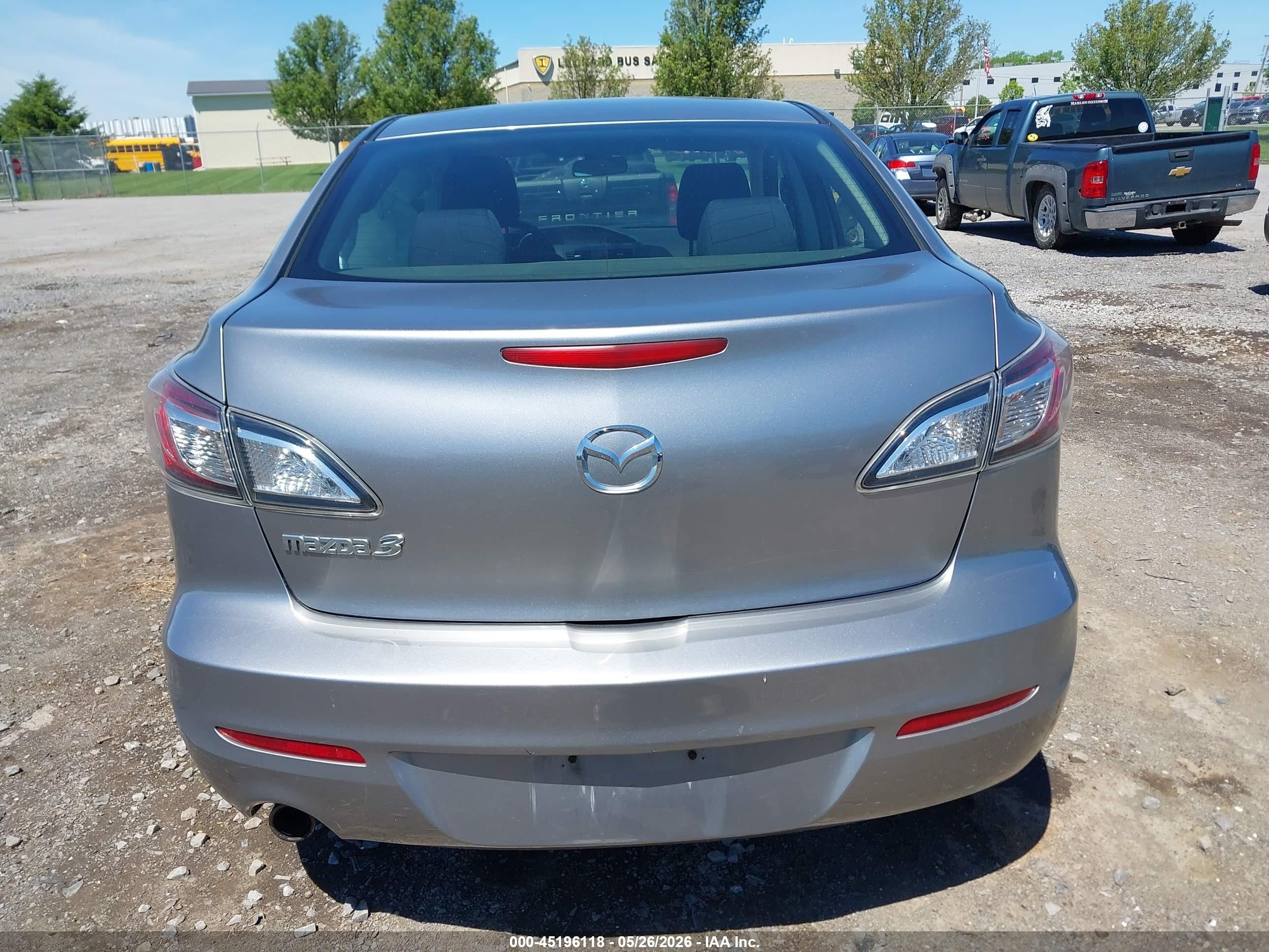 2012 Mazda Mazda3 I Touring Серебряный vin: JM1BL1VG5C1507759