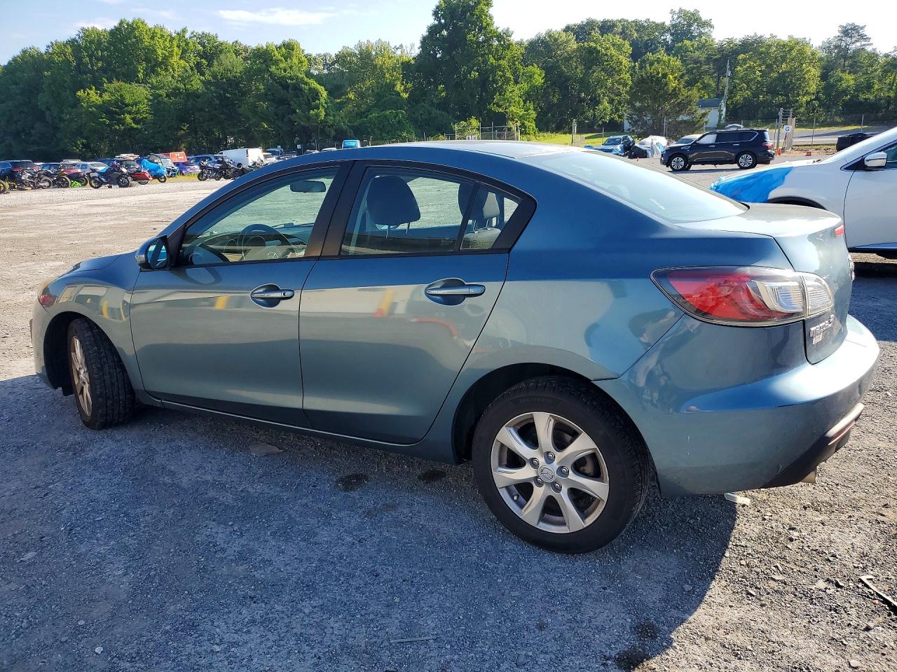 2011 Mazda 3 I Blue vin: JM1BL1VG6B1378204