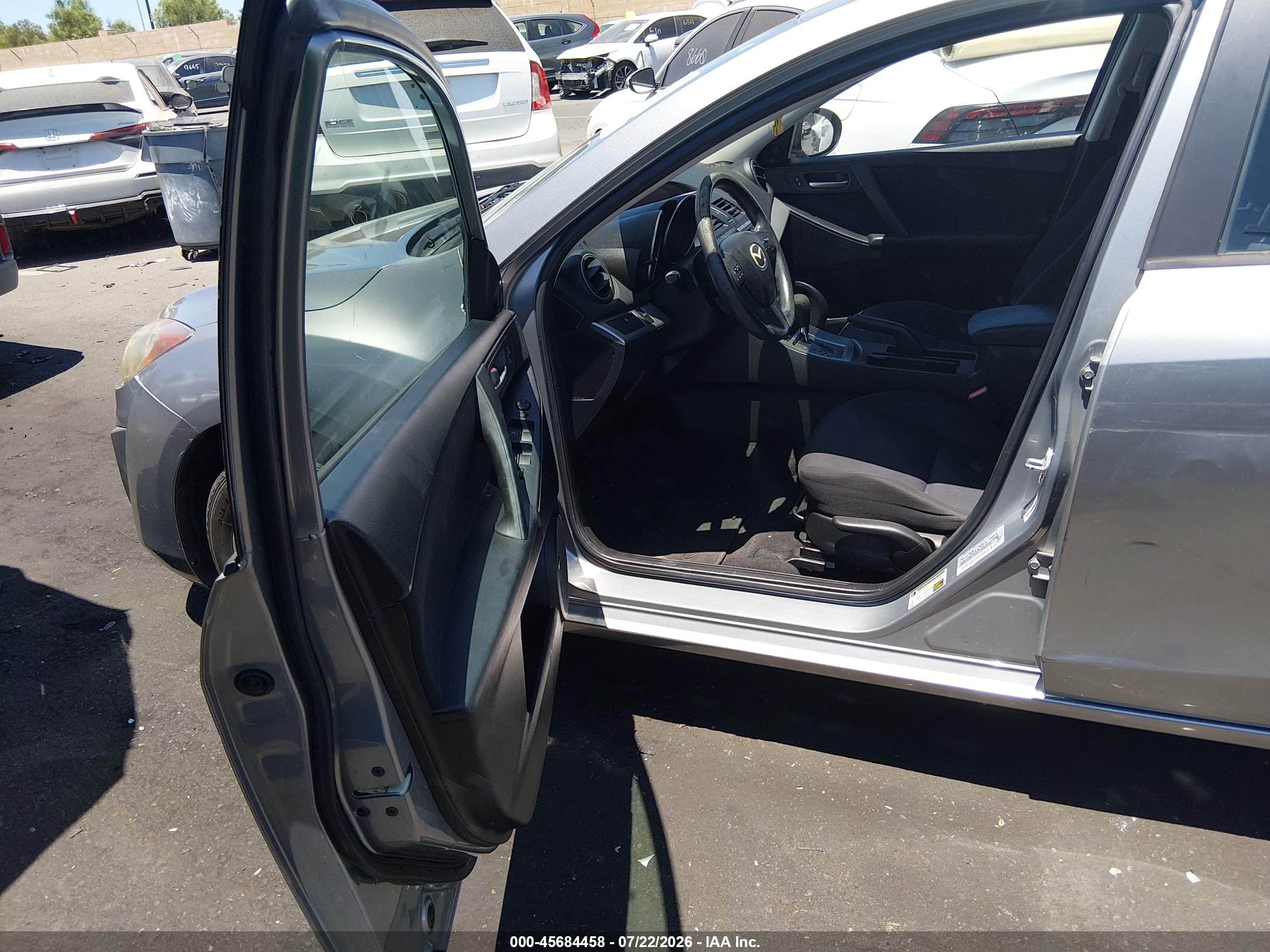 2011 Mazda Mazda3 I Touring Gray vin: JM1BL1VG6B1388439