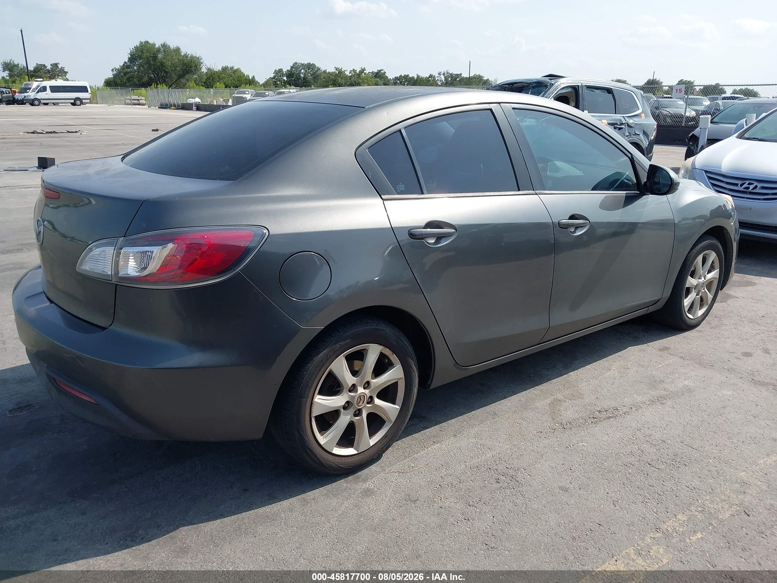 2011 Mazda Mazda3 I Touring Gray vin: JM1BL1VG6B1401870