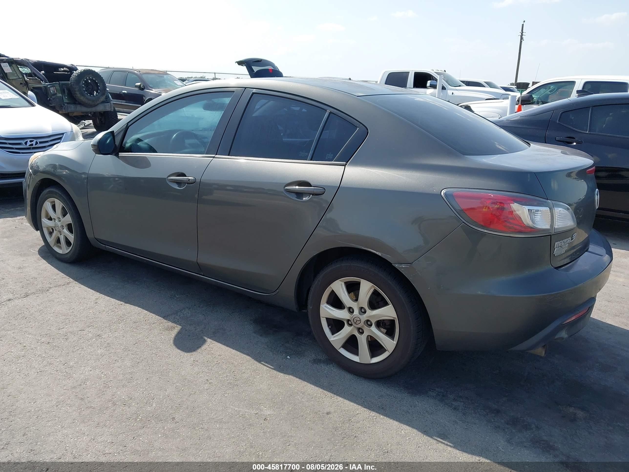 2011 Mazda Mazda3 I Touring Gray vin: JM1BL1VG6B1401870