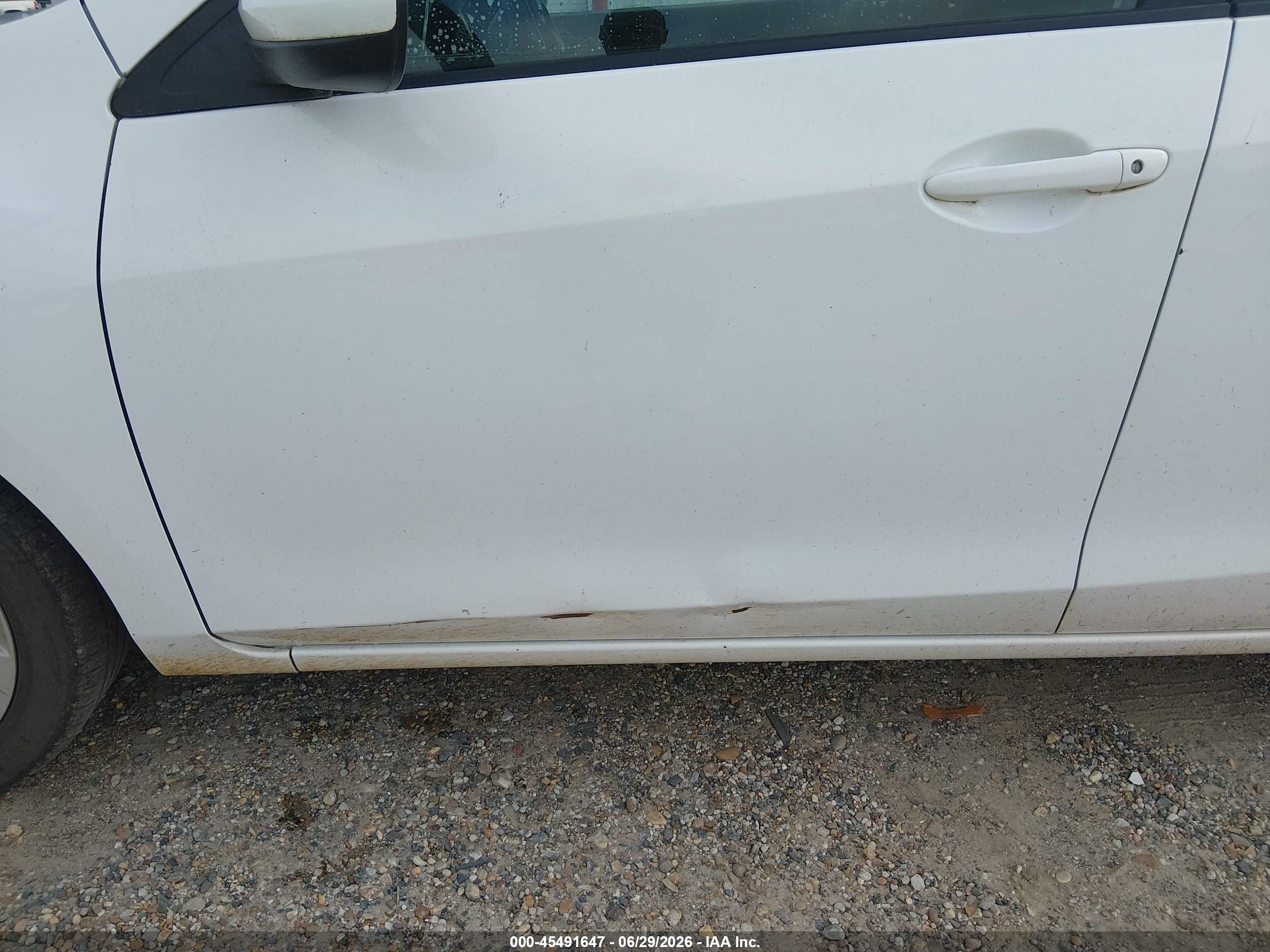 2011 Mazda Mazda3 I Touring White vin: JM1BL1VG6B1452883