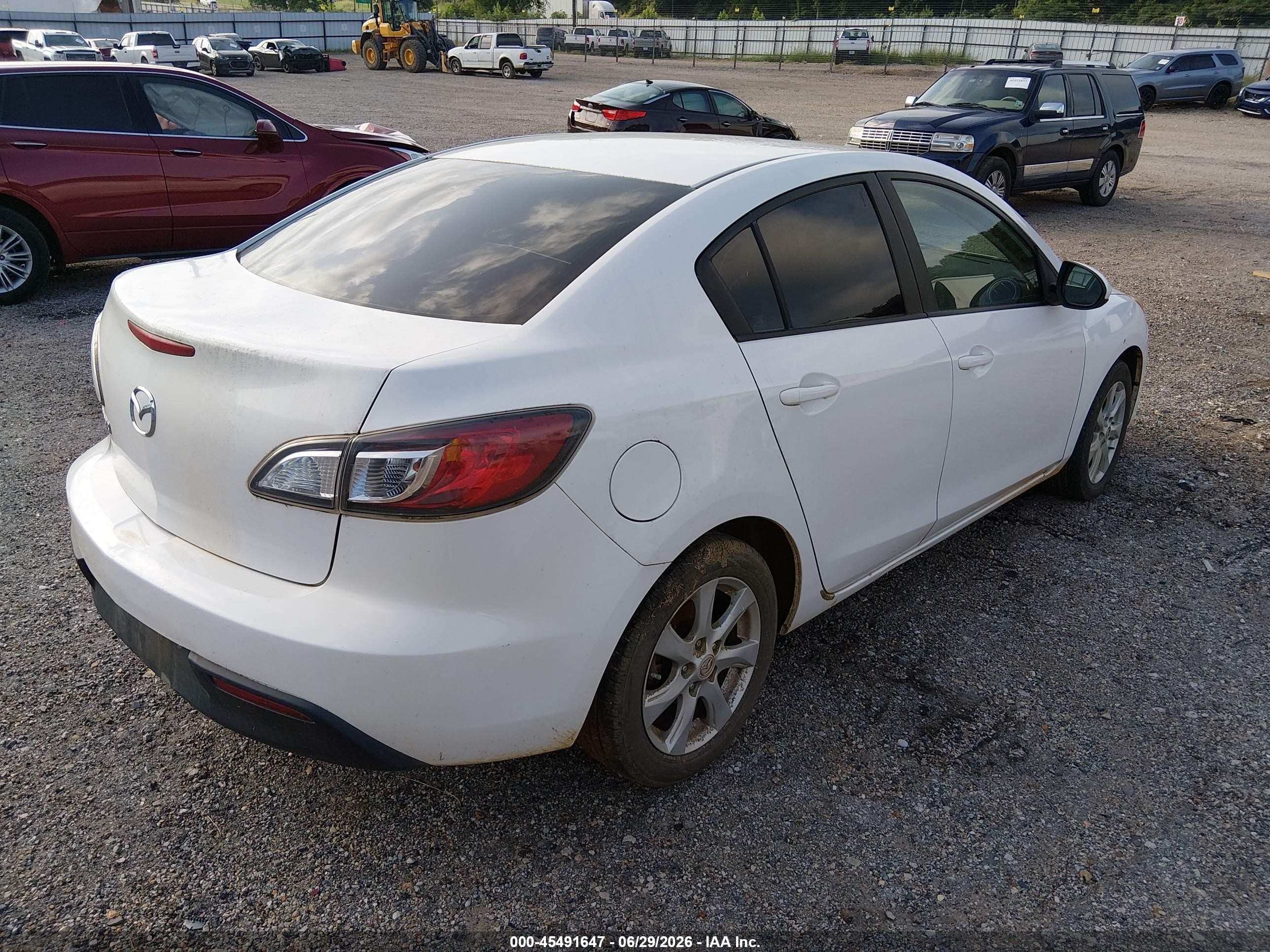 2011 Mazda Mazda3 I Touring White vin: JM1BL1VG6B1452883