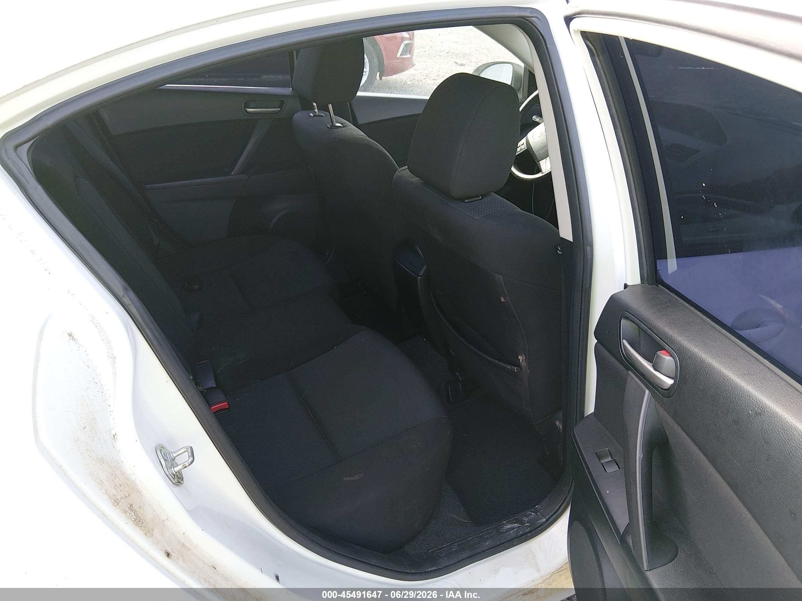 2011 Mazda Mazda3 I Touring White vin: JM1BL1VG6B1452883