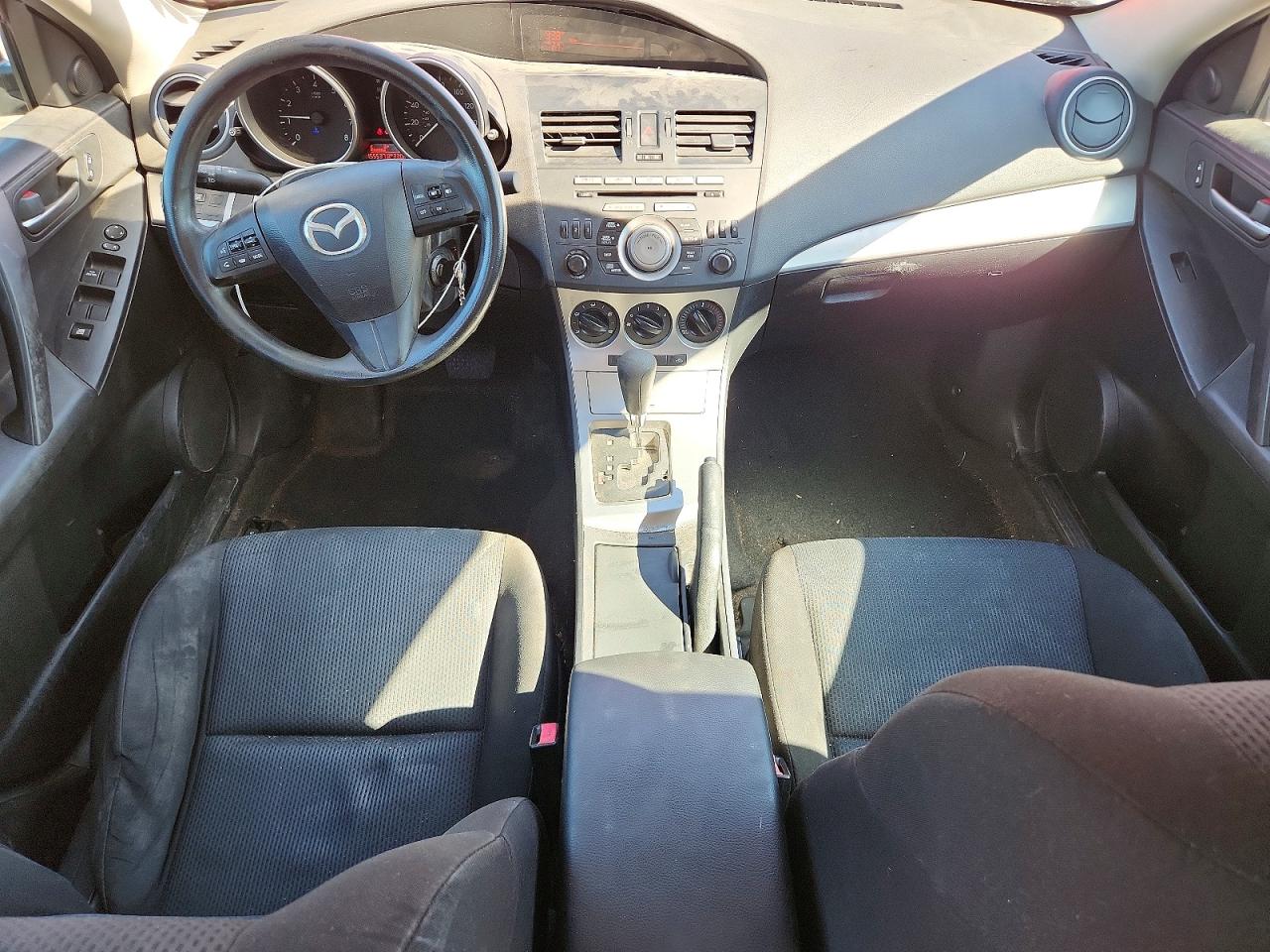 2011 Mazda 3 I Red vin: JM1BL1VG6B1478884