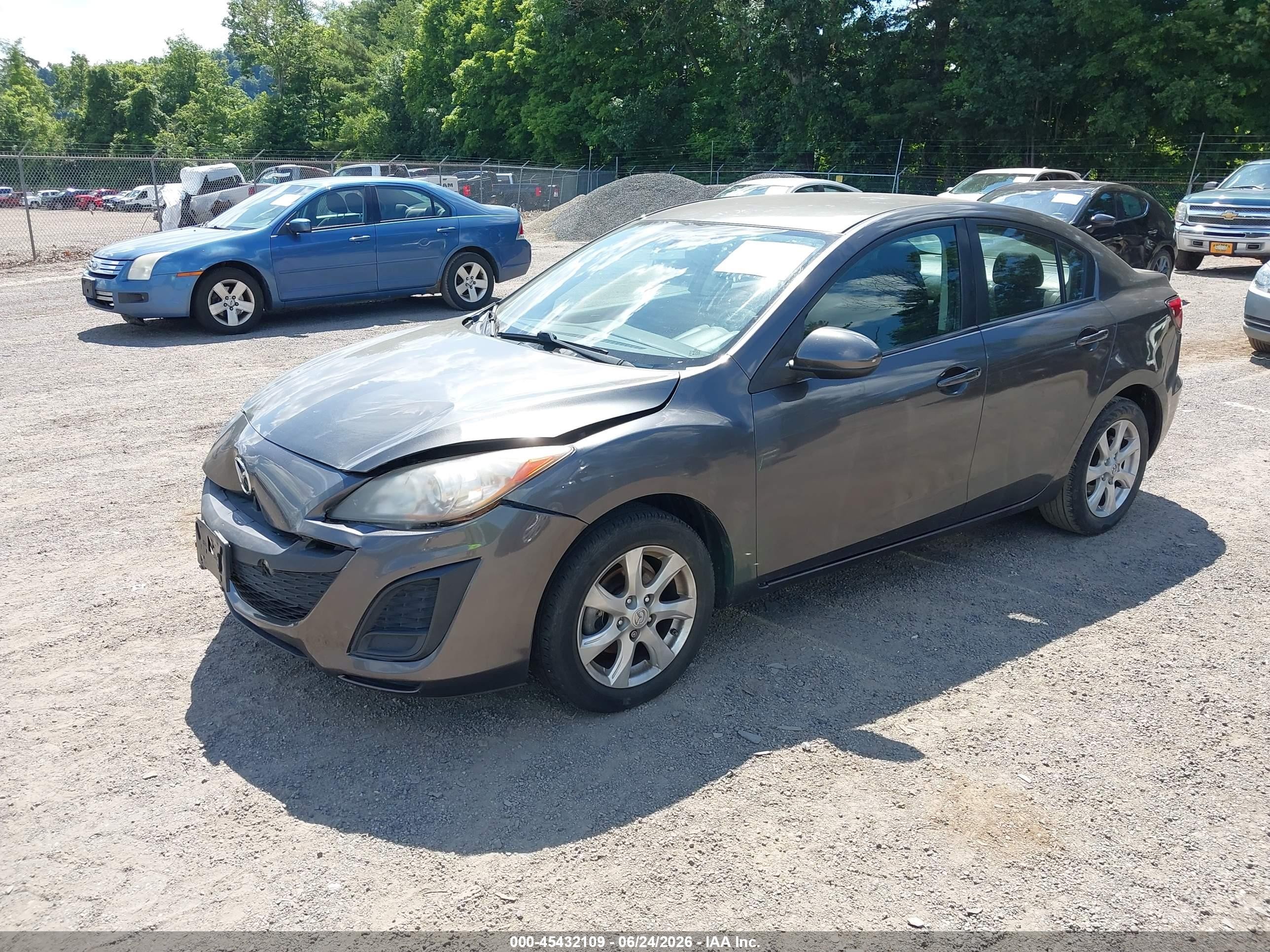2011 Mazda Mazda3 I Touring Gray vin: JM1BL1VG7B1415518