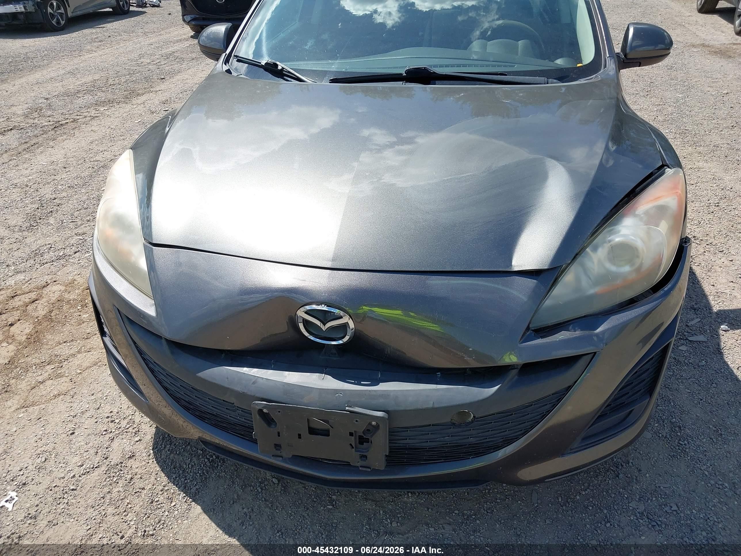 2011 Mazda Mazda3 I Touring Gray vin: JM1BL1VG7B1415518