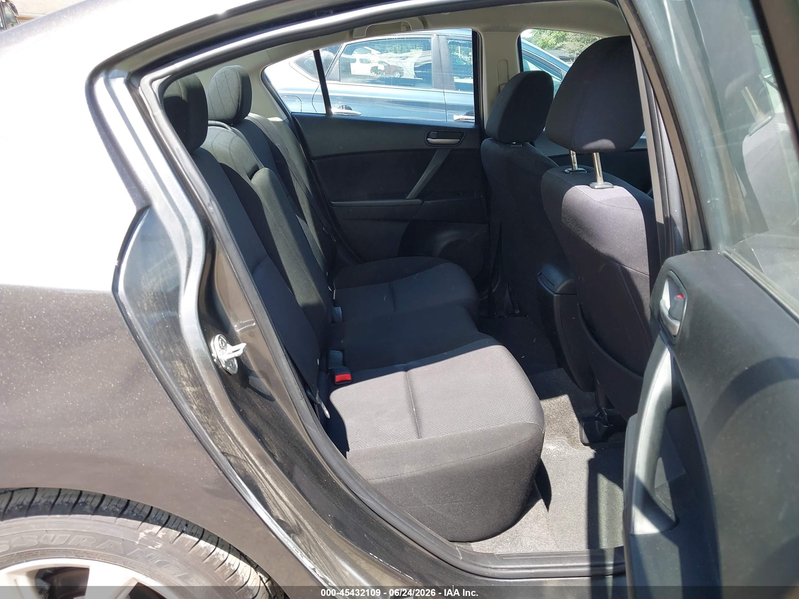 2011 Mazda Mazda3 I Touring Gray vin: JM1BL1VG7B1415518
