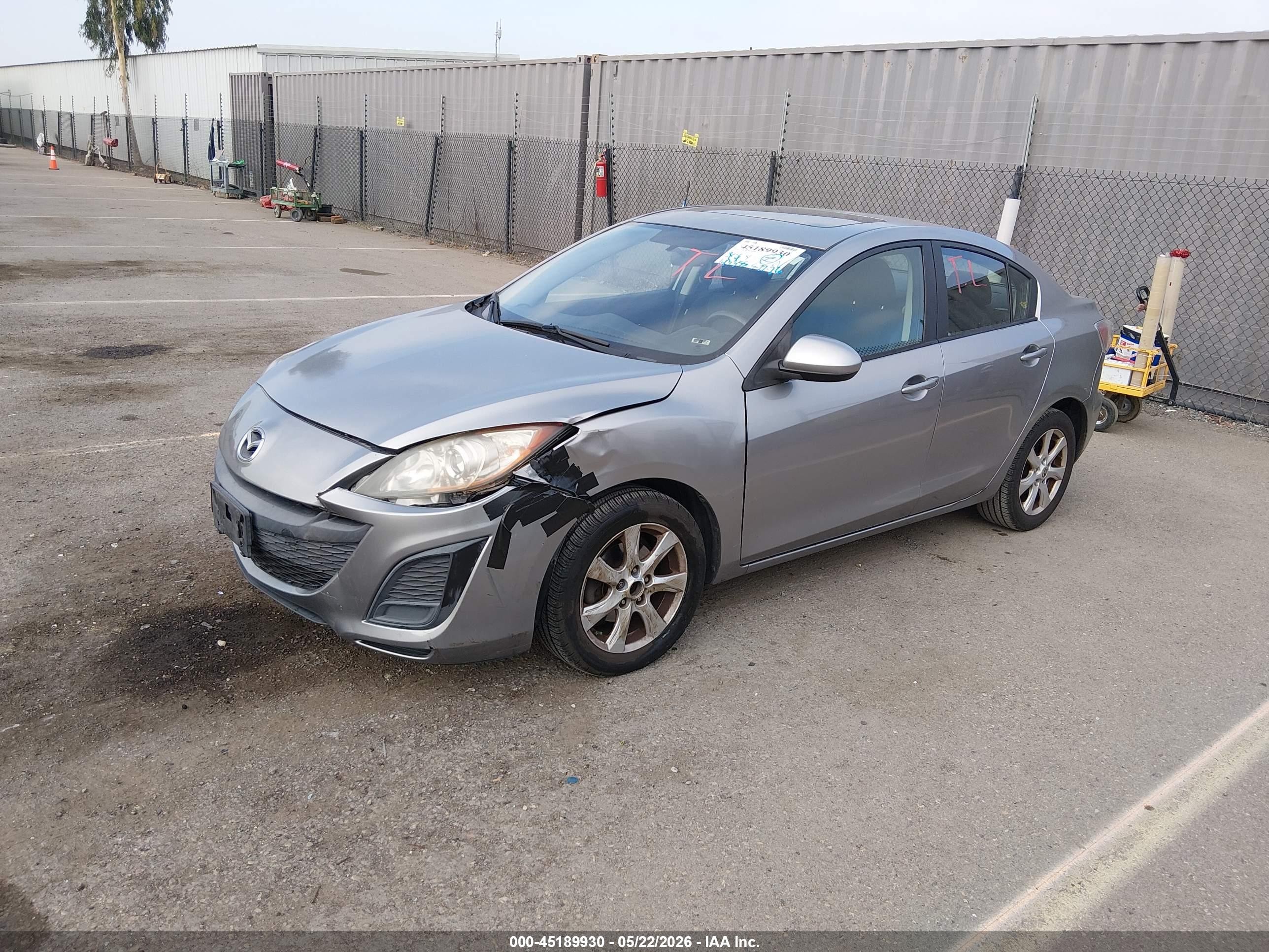 2011 Mazda Mazda3 I Touring Silver vin: JM1BL1VG7B1424252