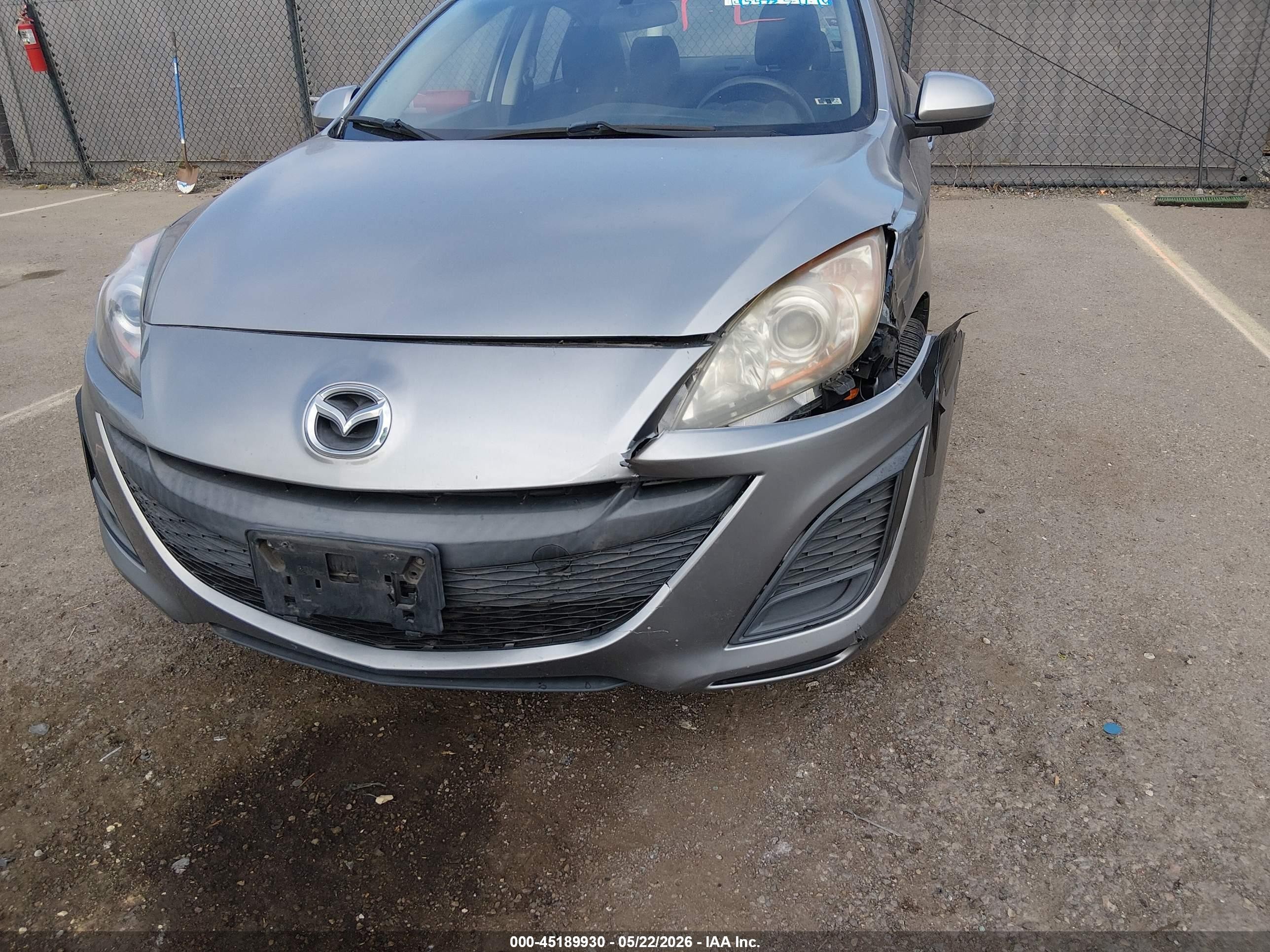 2011 Mazda Mazda3 I Touring Silver vin: JM1BL1VG7B1424252