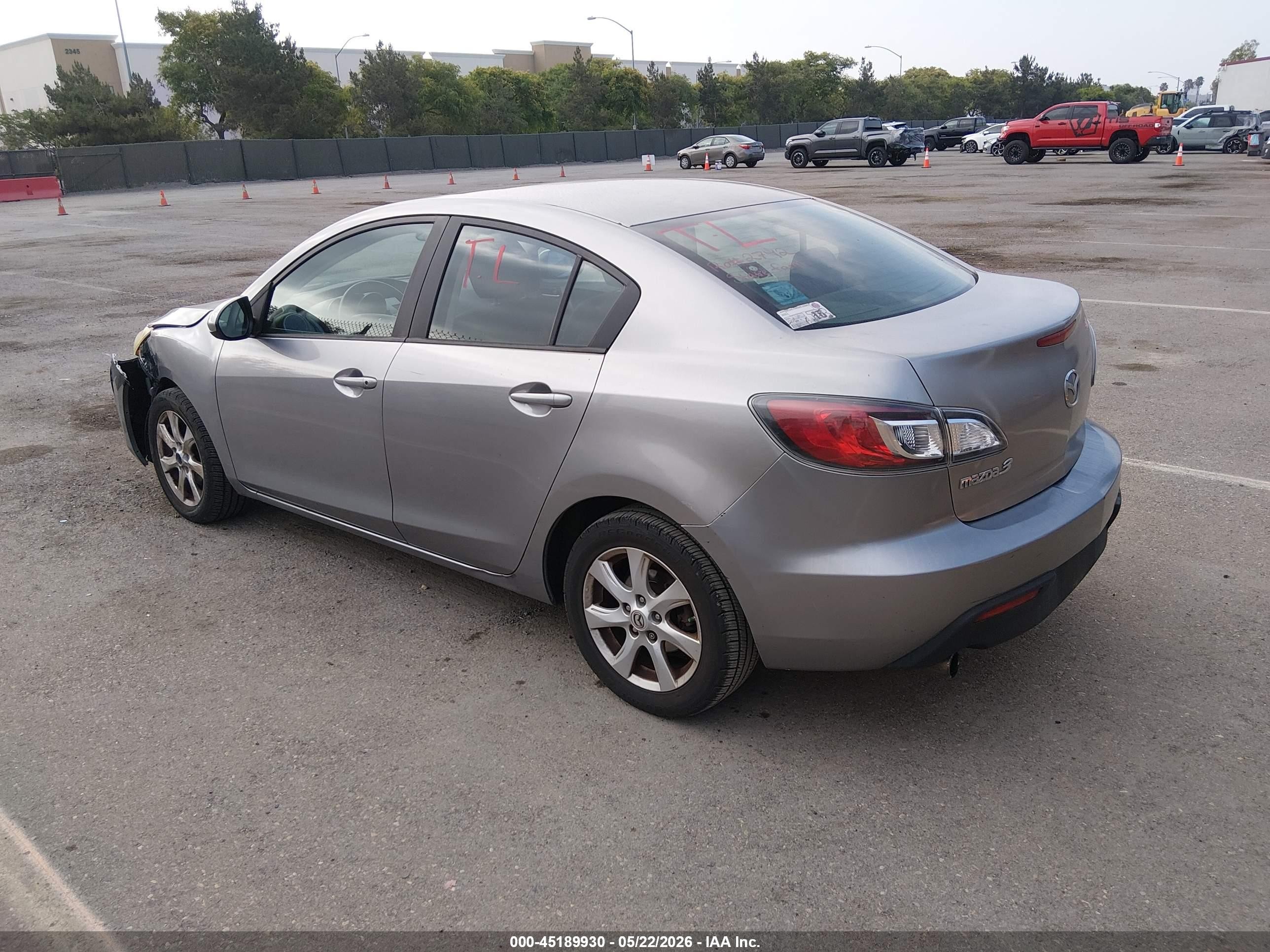 2011 Mazda Mazda3 I Touring Silver vin: JM1BL1VG7B1424252