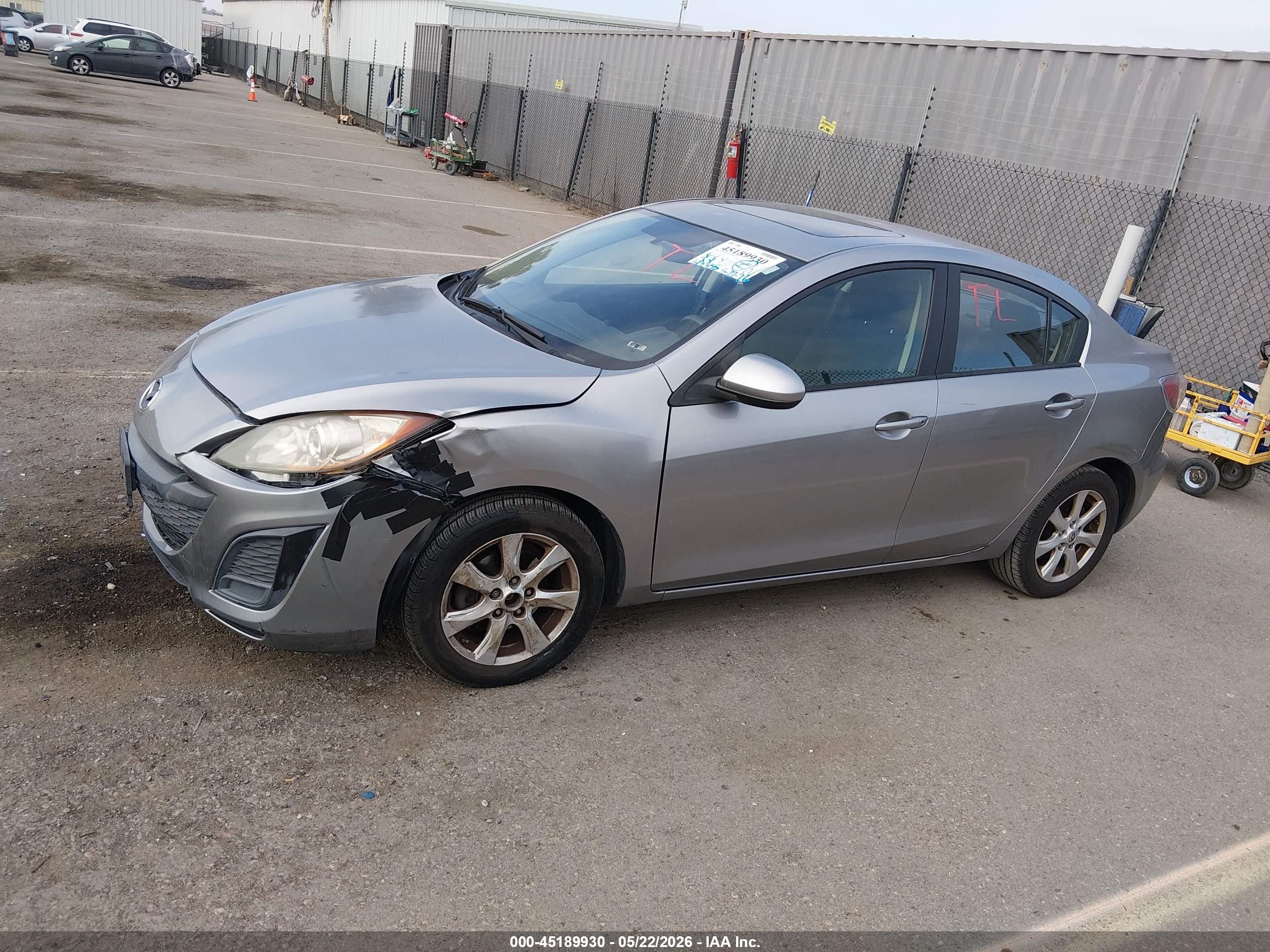2011 Mazda Mazda3 I Touring Silver vin: JM1BL1VG7B1424252