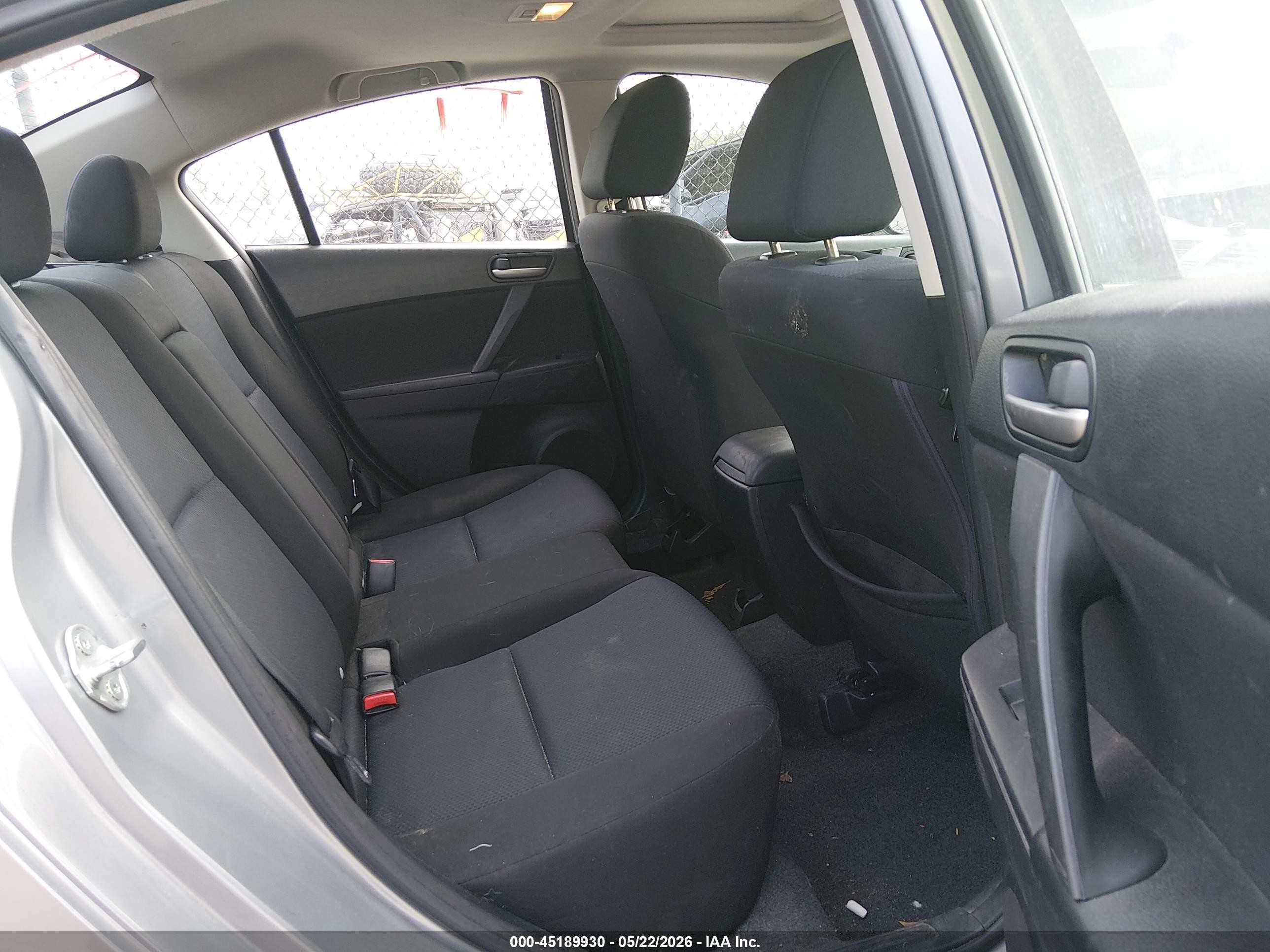 2011 Mazda Mazda3 I Touring Silver vin: JM1BL1VG7B1424252