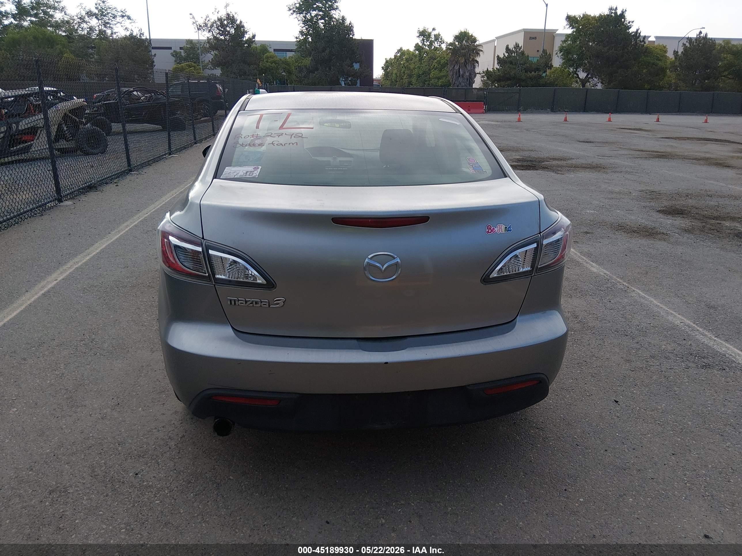 2011 Mazda Mazda3 I Touring Silver vin: JM1BL1VG7B1424252