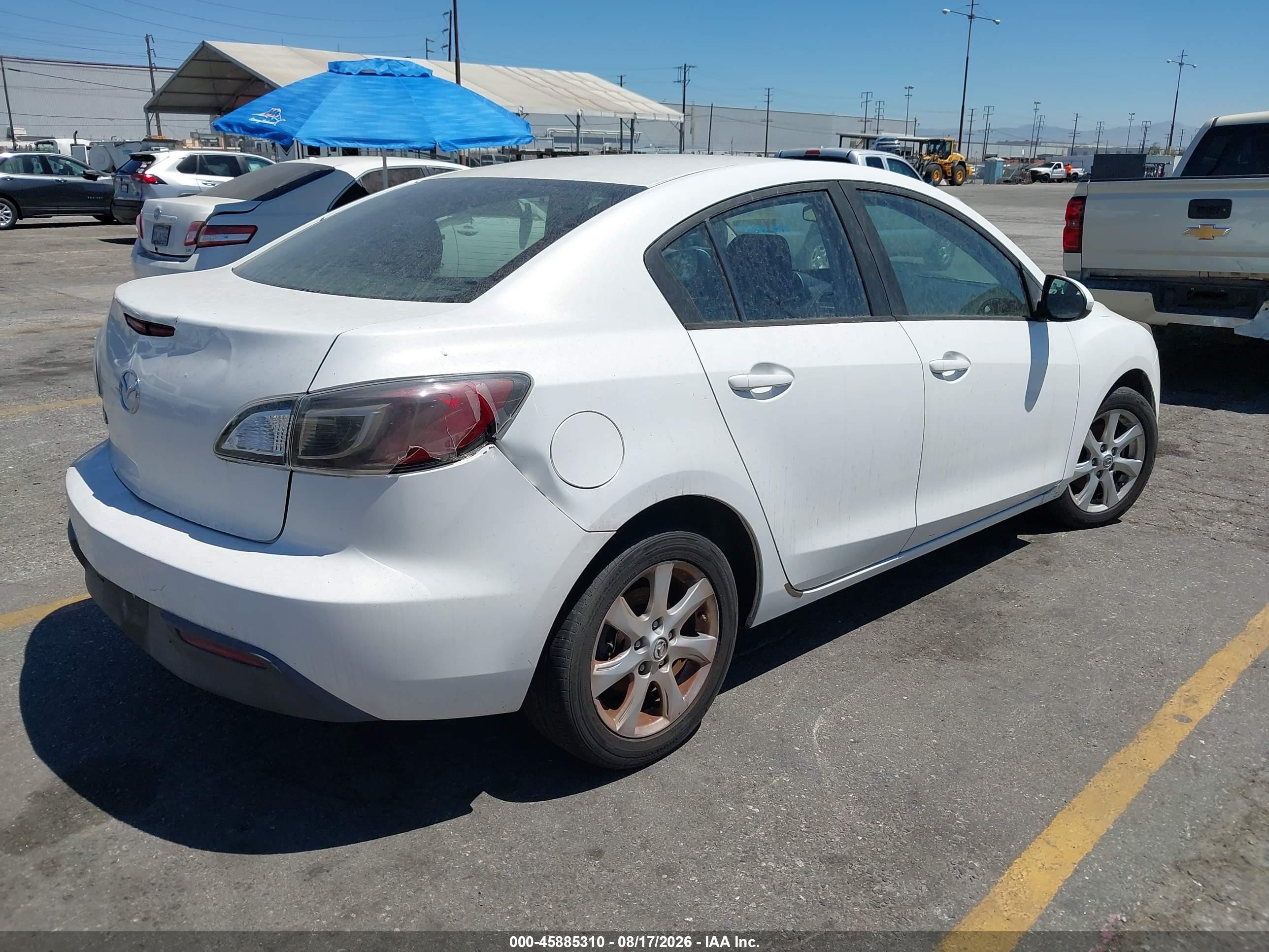 2011 Mazda Mazda3 I Touring White vin: JM1BL1VG7B1451578