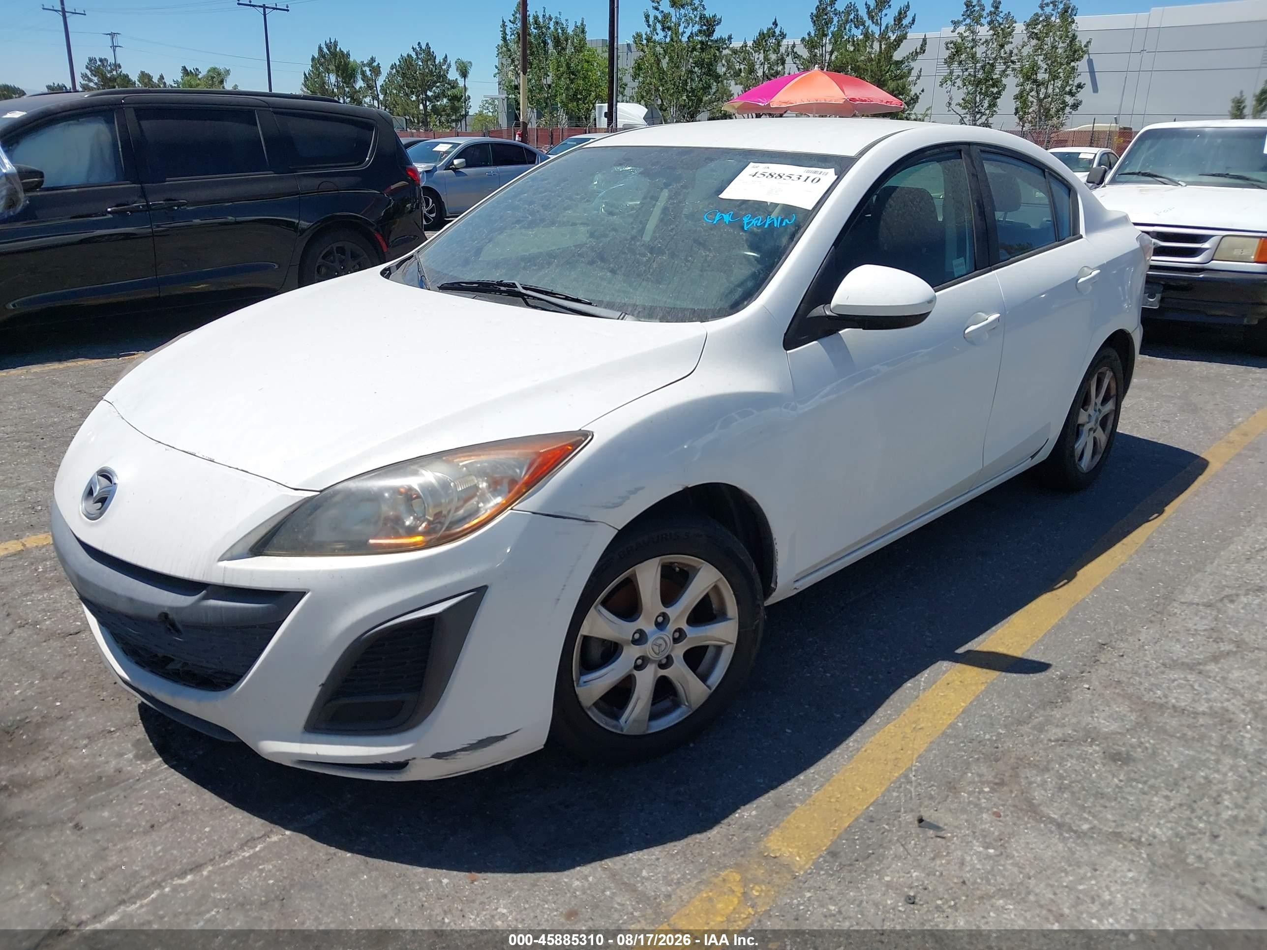 2011 Mazda Mazda3 I Touring White vin: JM1BL1VG7B1451578