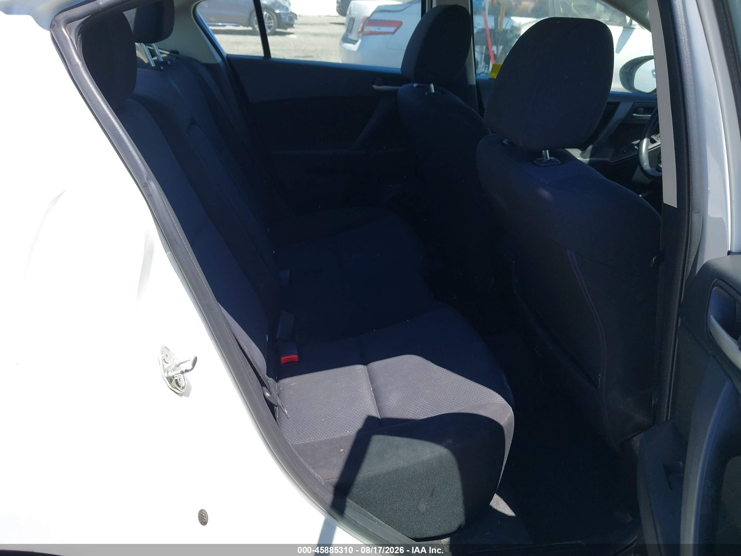 2011 Mazda Mazda3 I Touring White vin: JM1BL1VG7B1451578