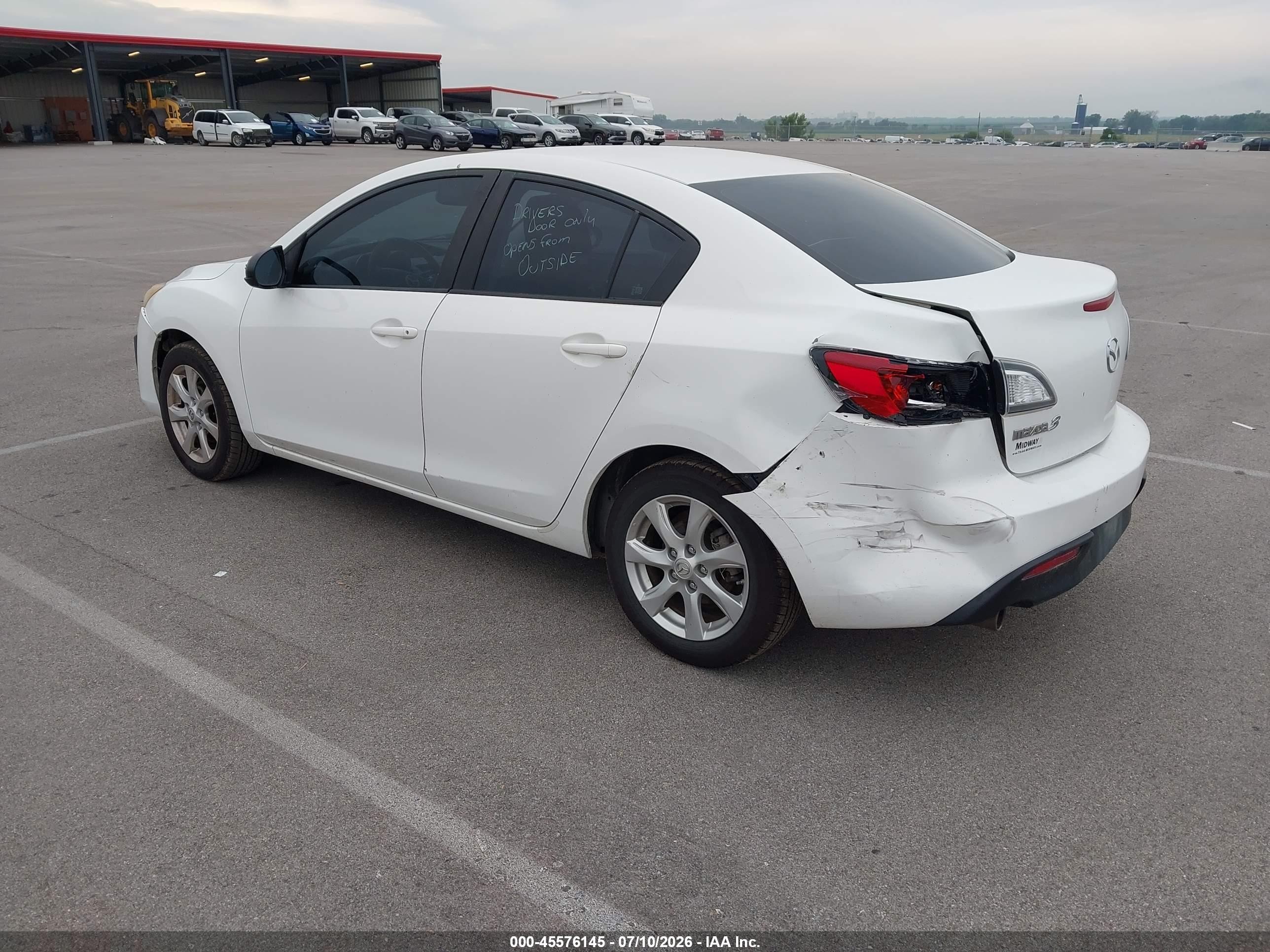 2011 Mazda Mazda3 I Touring White vin: JM1BL1VG7B1455971