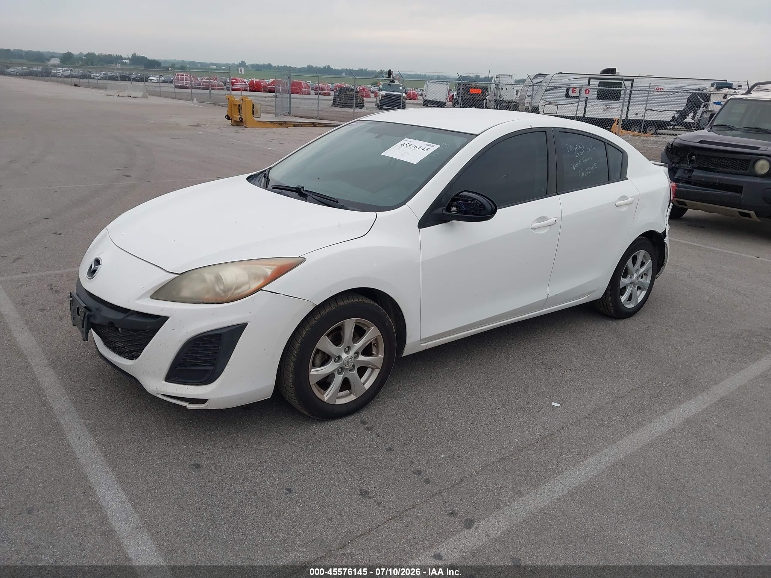 2011 Mazda Mazda3 I Touring White vin: JM1BL1VG7B1455971