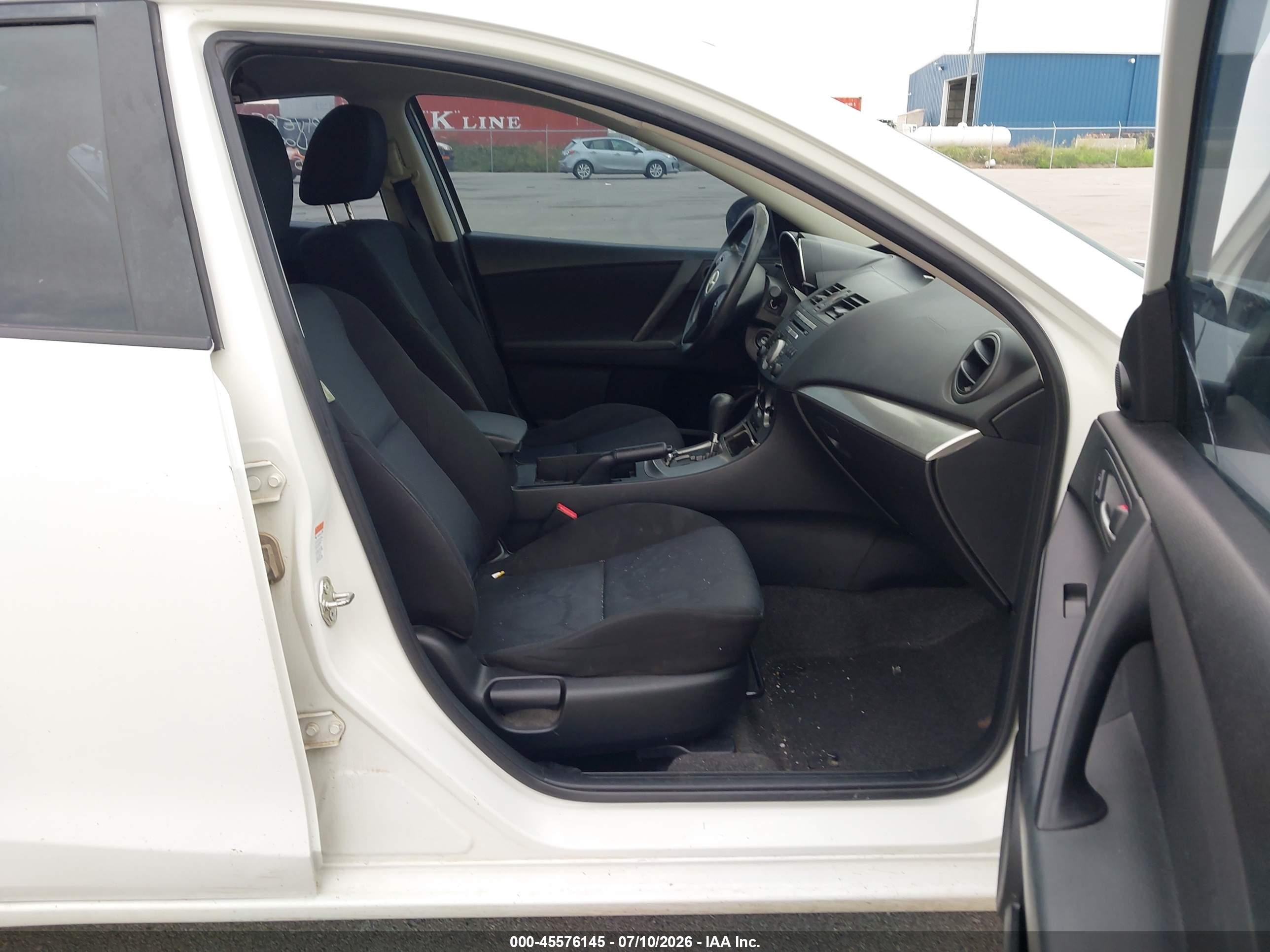 2011 Mazda Mazda3 I Touring White vin: JM1BL1VG7B1455971