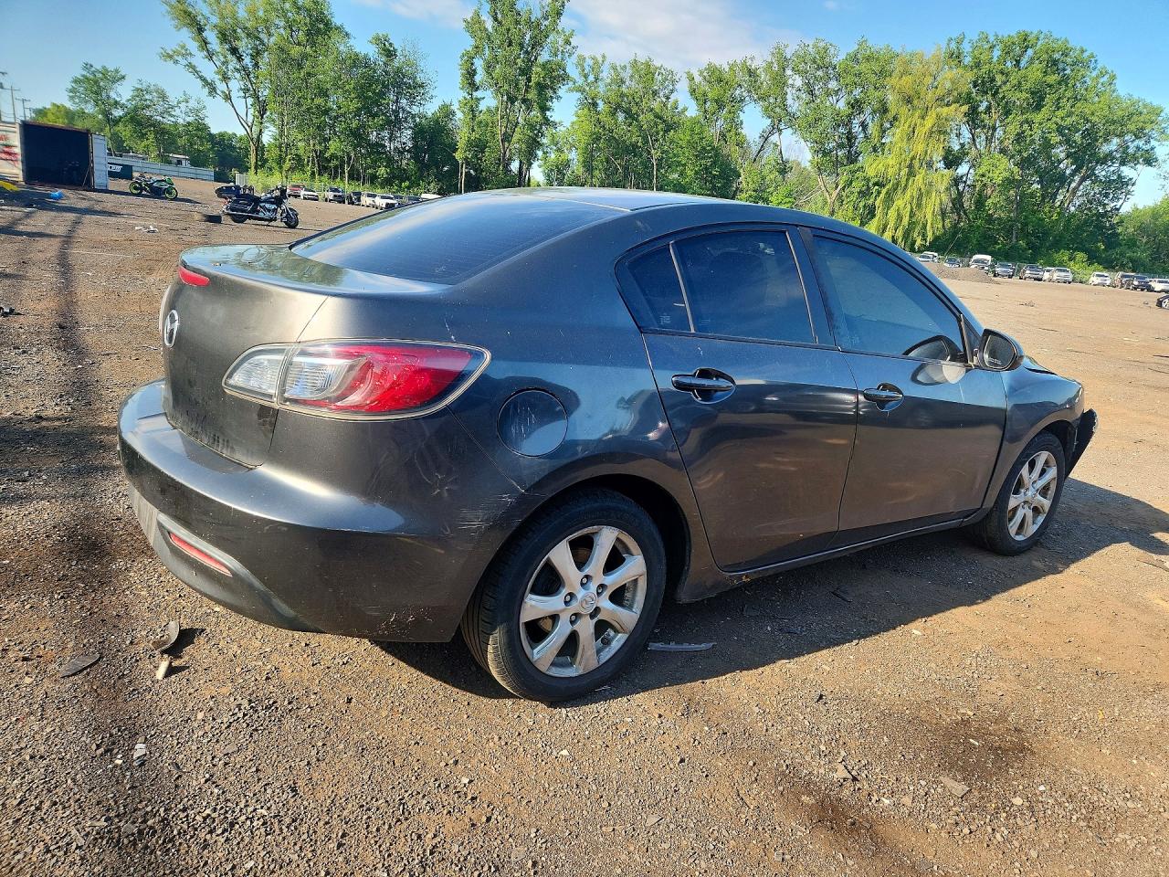 2011 Mazda 3 I Серый vin: JM1BL1VG8B1369407