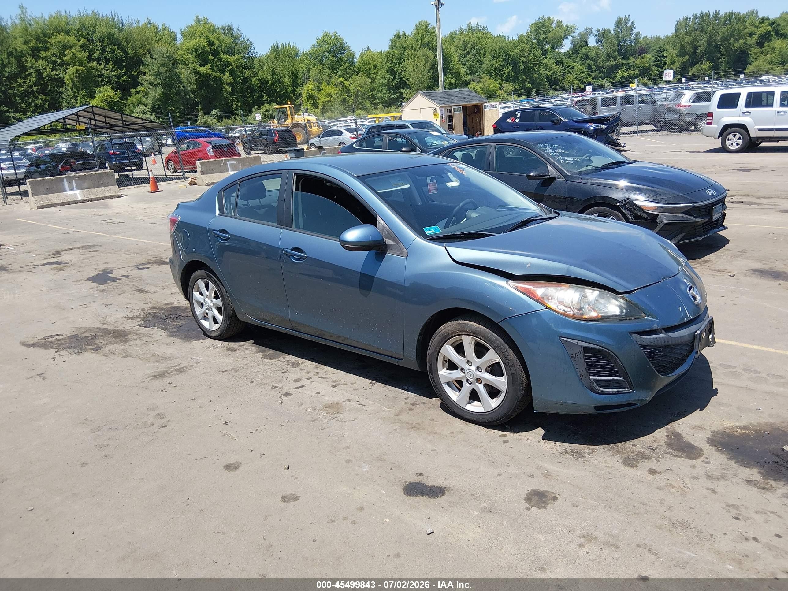 2011 Mazda Mazda3 I Touring Blue vin: JM1BL1VG8B1376762