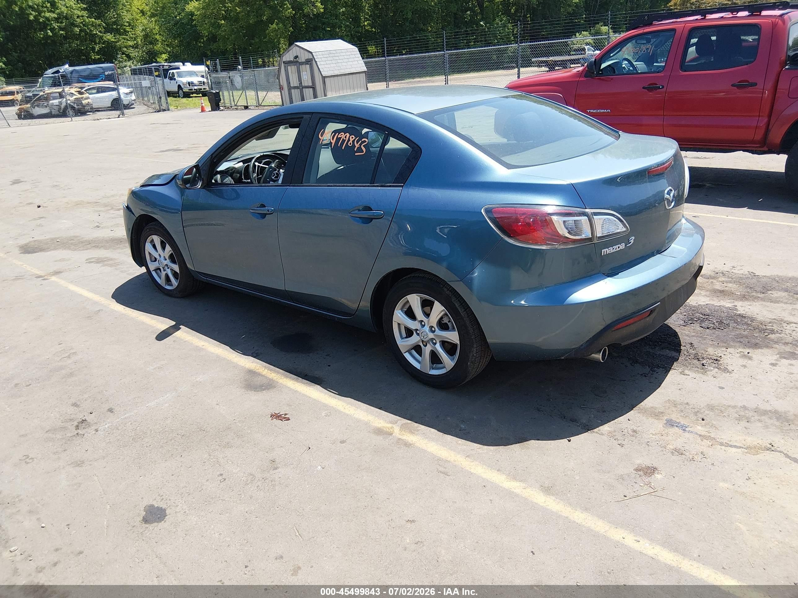 2011 Mazda Mazda3 I Touring Blue vin: JM1BL1VG8B1376762