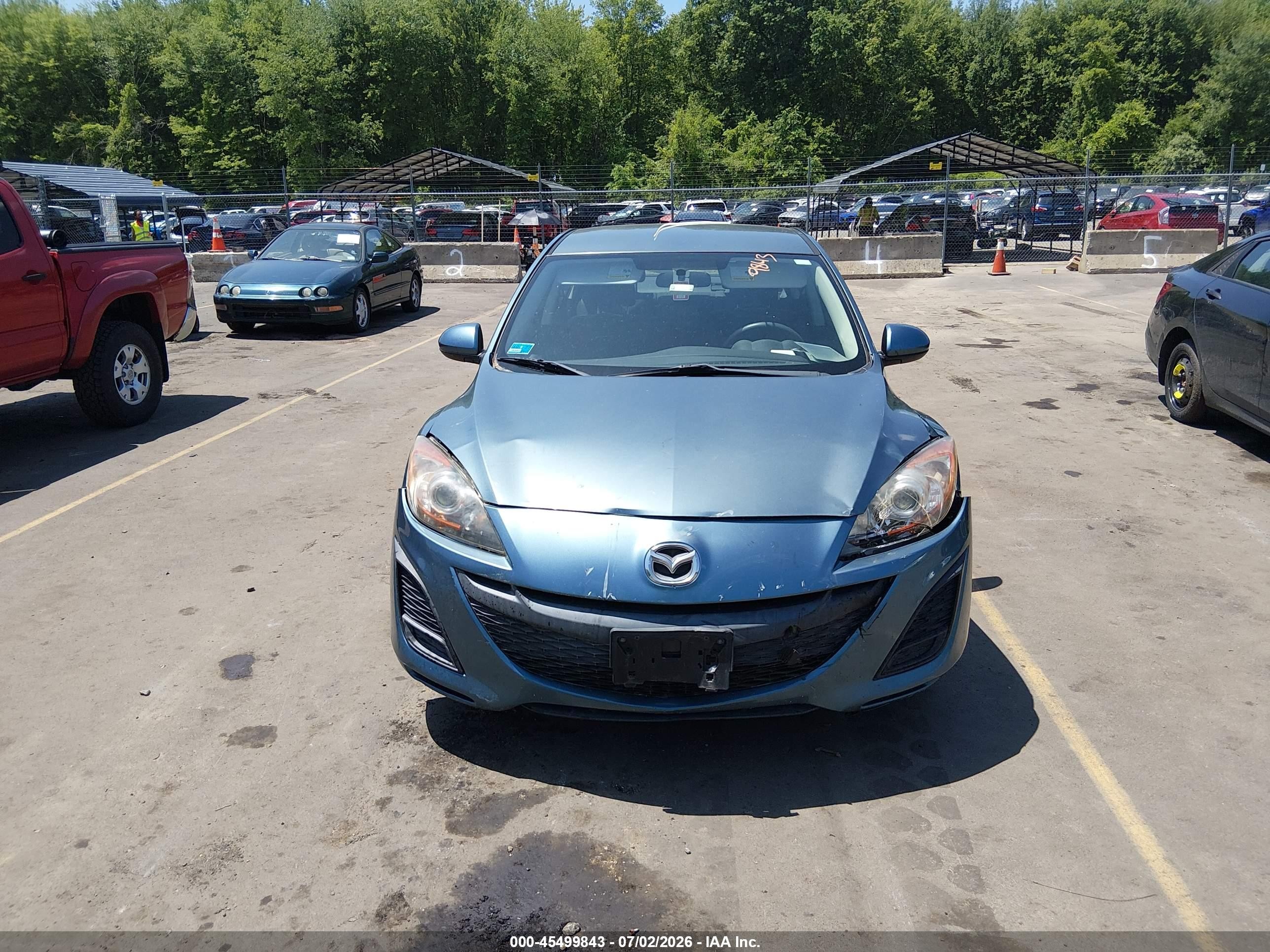 2011 Mazda Mazda3 I Touring Blue vin: JM1BL1VG8B1376762