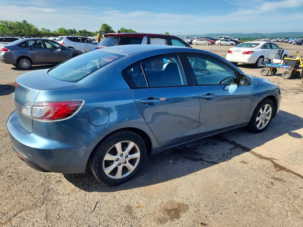 2011 Mazda 3 I Blue vin: JM1BL1VG8B1399913