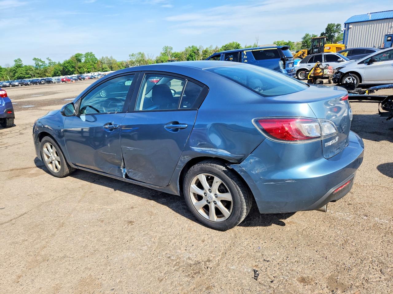 2011 Mazda 3 I Blue vin: JM1BL1VG8B1399913