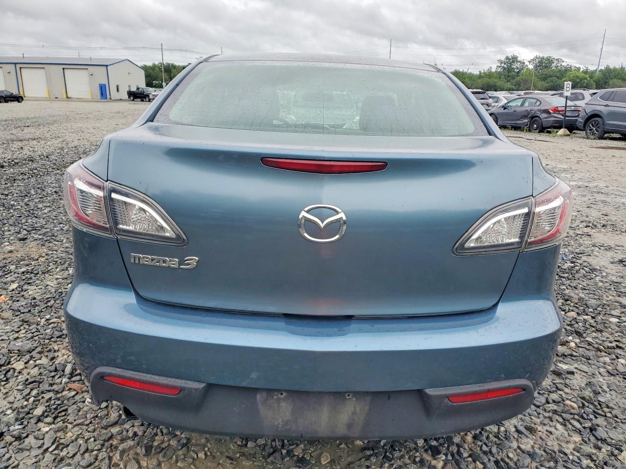 2011 Mazda 3 I Blue vin: JM1BL1VG8B1407184