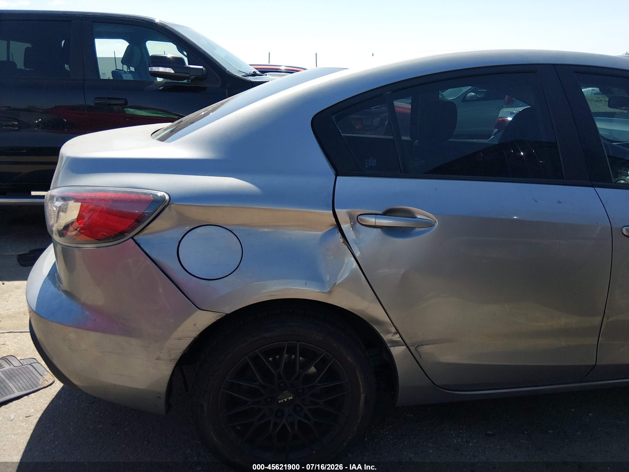 2011 Mazda Mazda3 I Touring Серый vin: JM1BL1VG8B1461309
