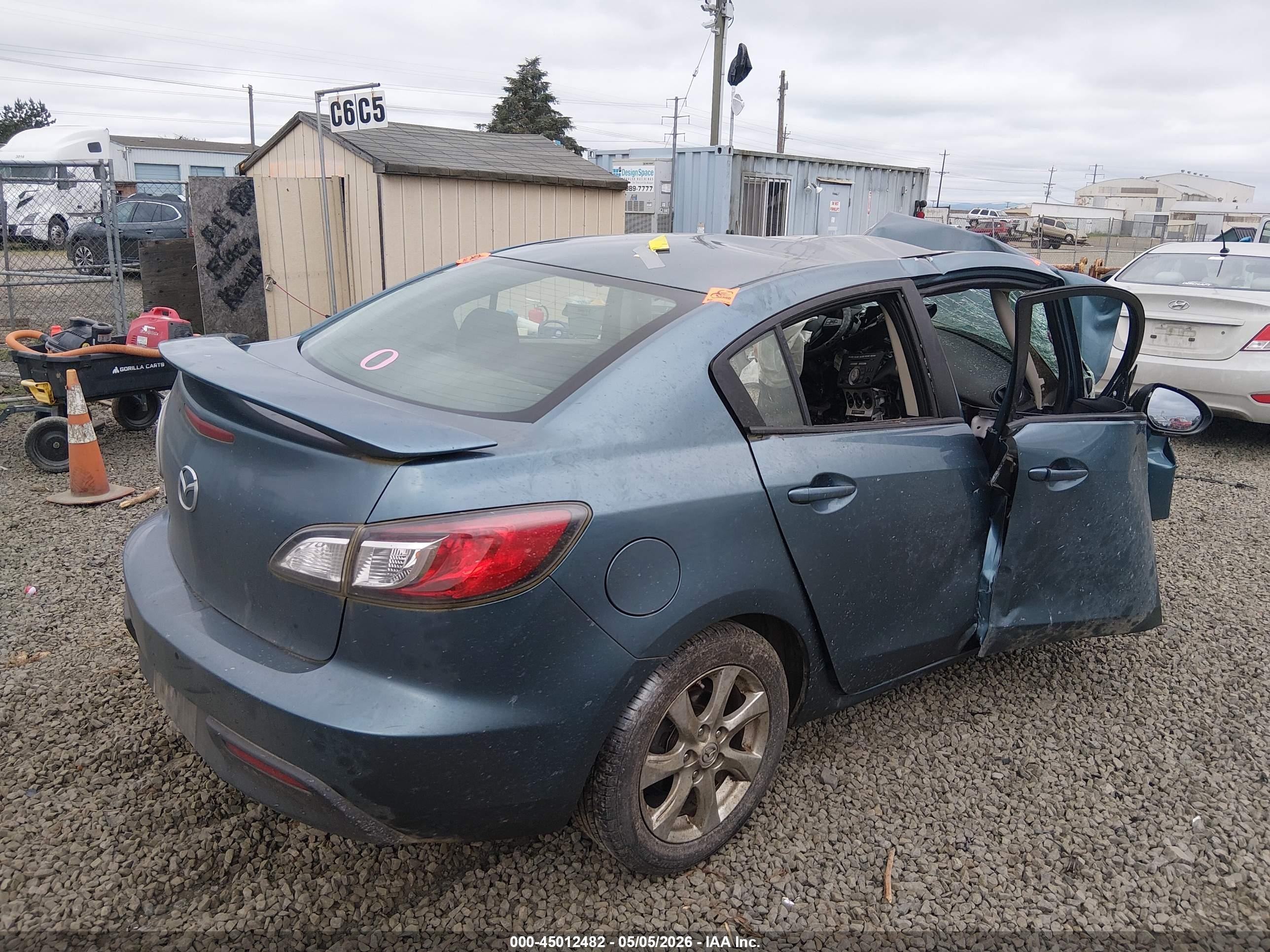 2011 Mazda Mazda3 I Touring Blue vin: JM1BL1VG8B1484797