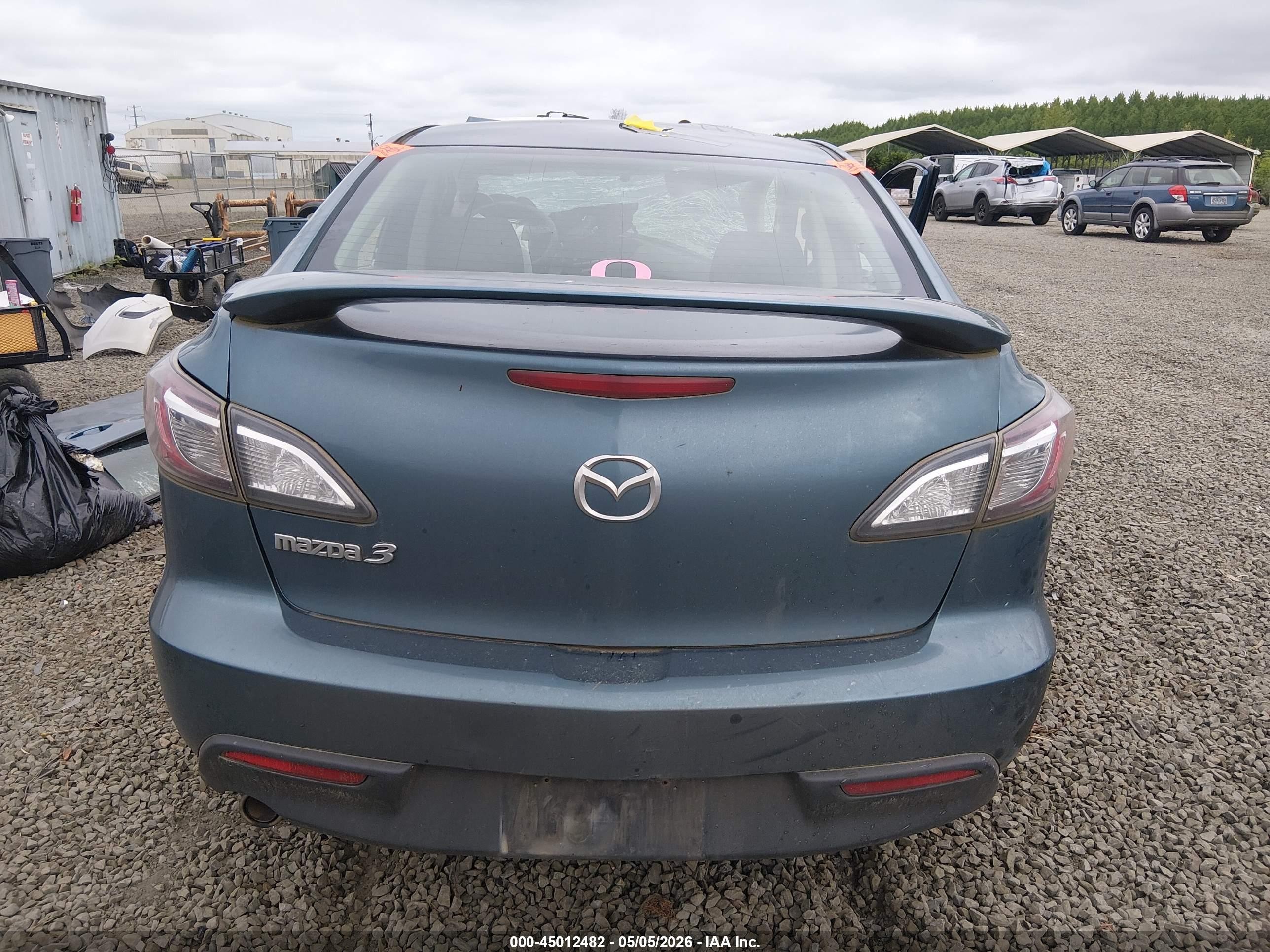 2011 Mazda Mazda3 I Touring Blue vin: JM1BL1VG8B1484797