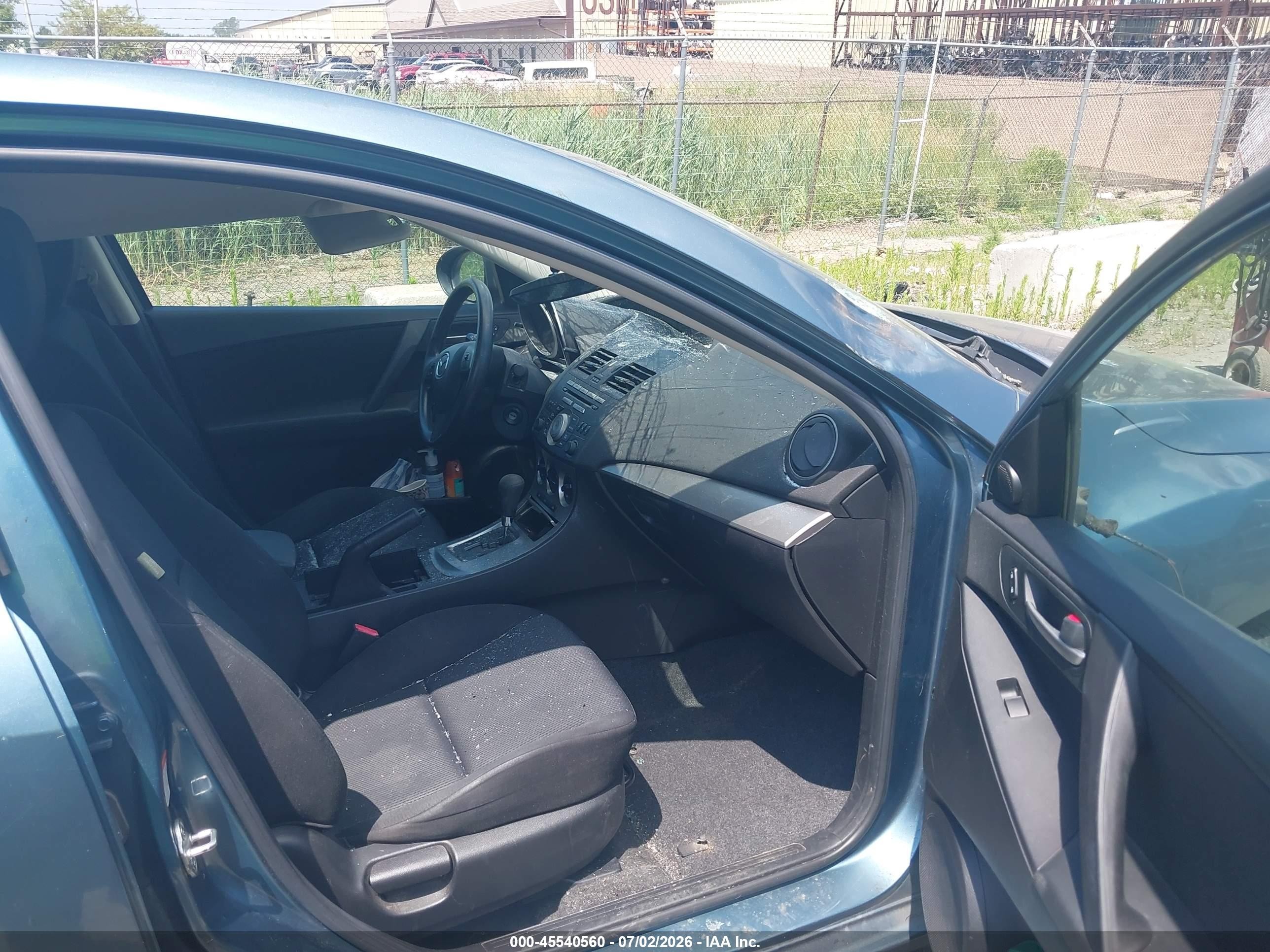 2011 Mazda Mazda3 I Touring Gray vin: JM1BL1VG9B1454420