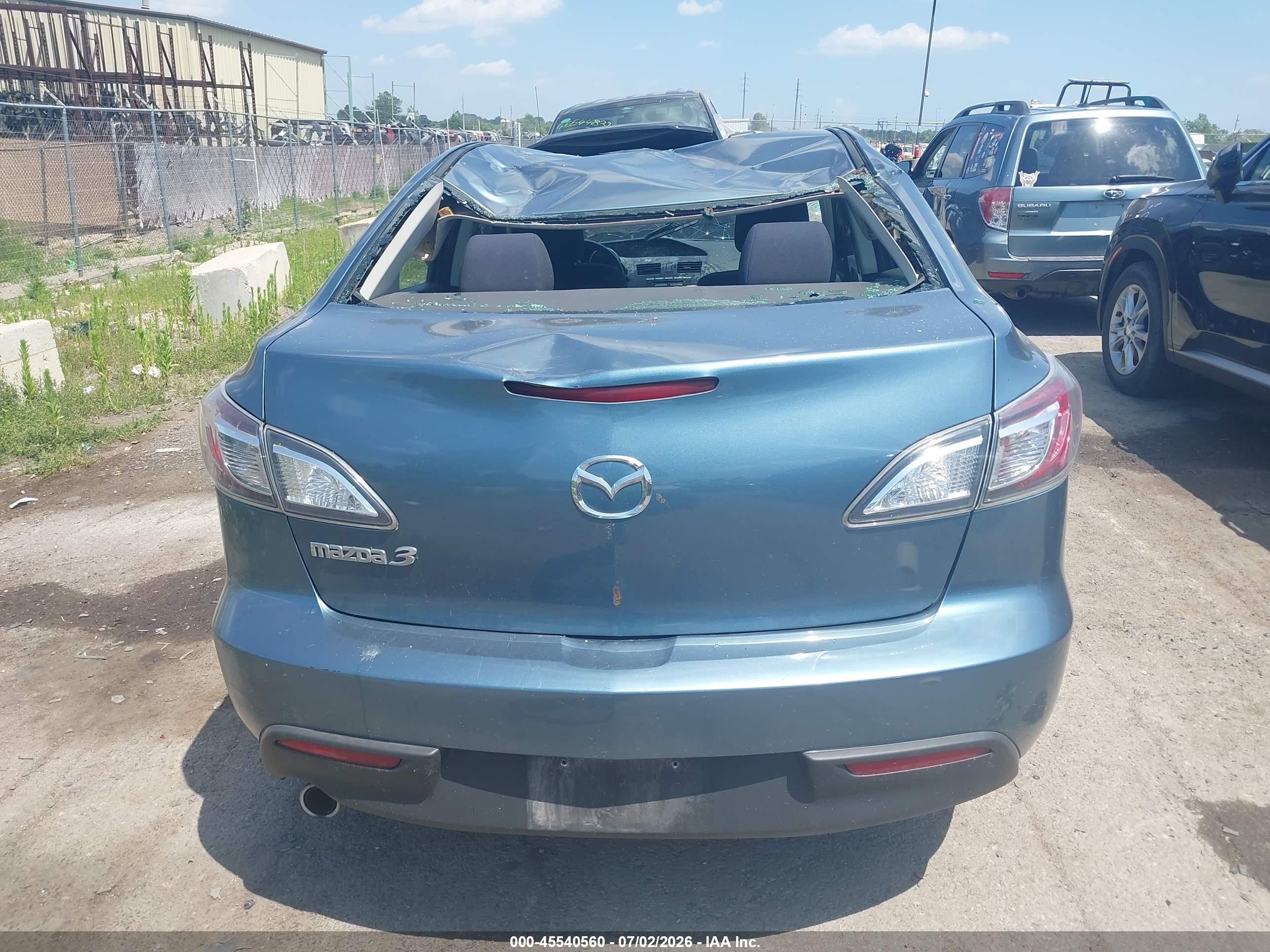 2011 Mazda Mazda3 I Touring Gray vin: JM1BL1VG9B1454420