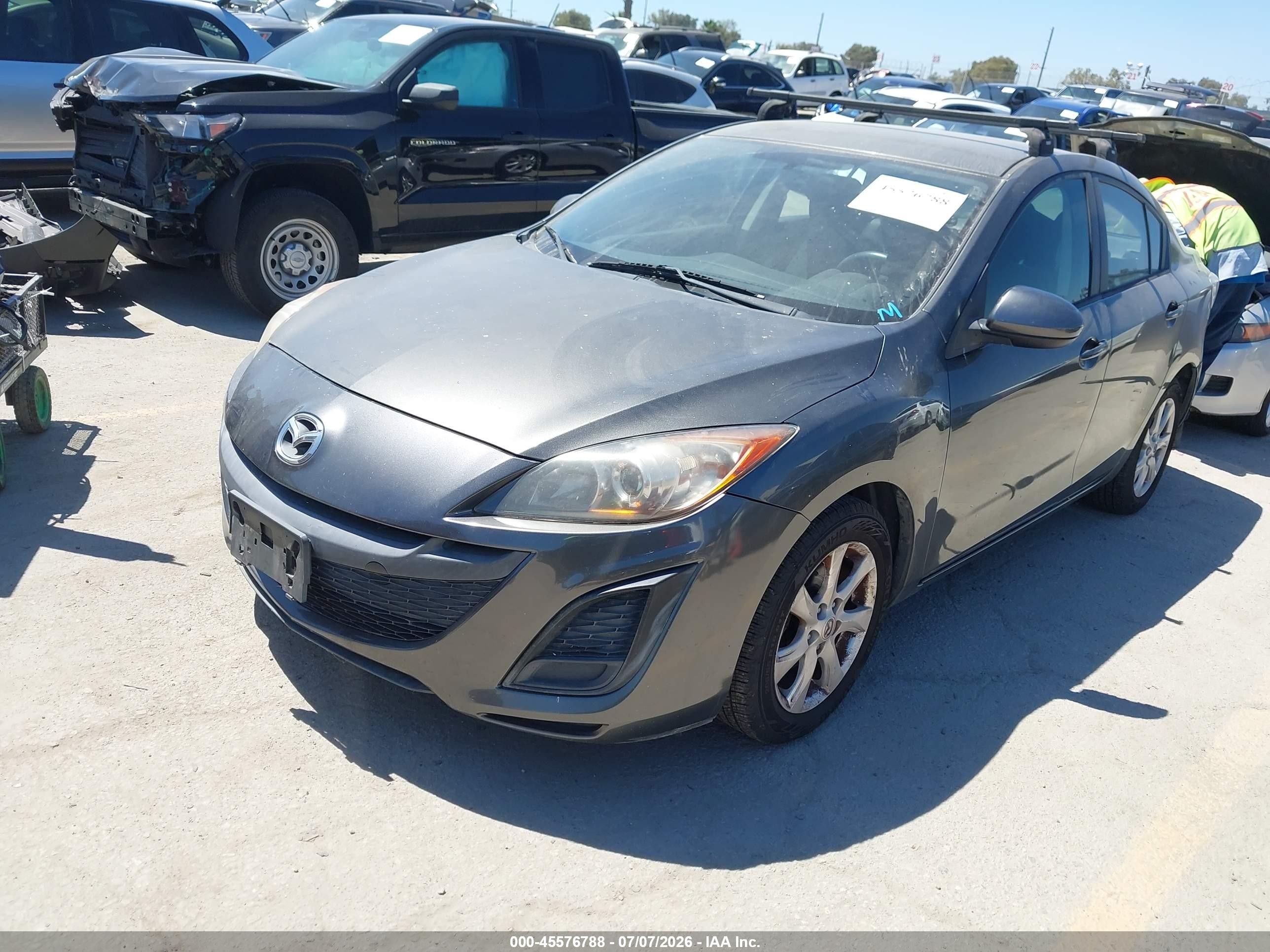 2011 Mazda Mazda3 I Touring Gray vin: JM1BL1VG9B1900419