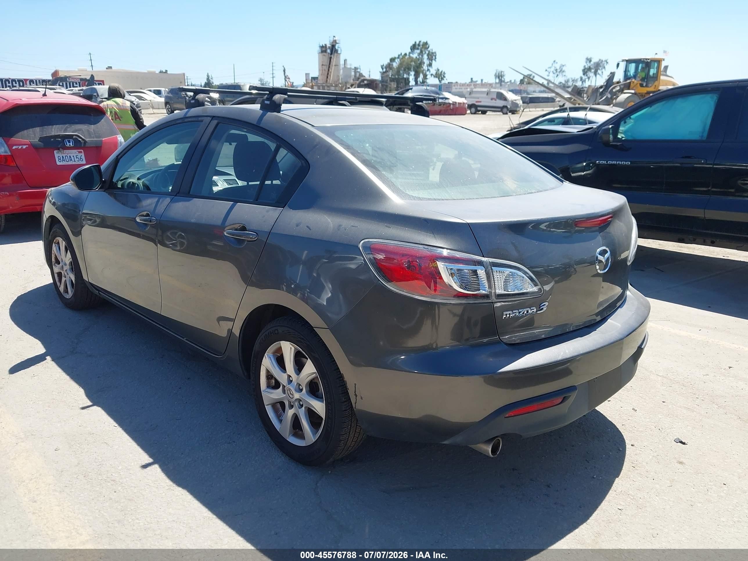 2011 Mazda Mazda3 I Touring Gray vin: JM1BL1VG9B1900419