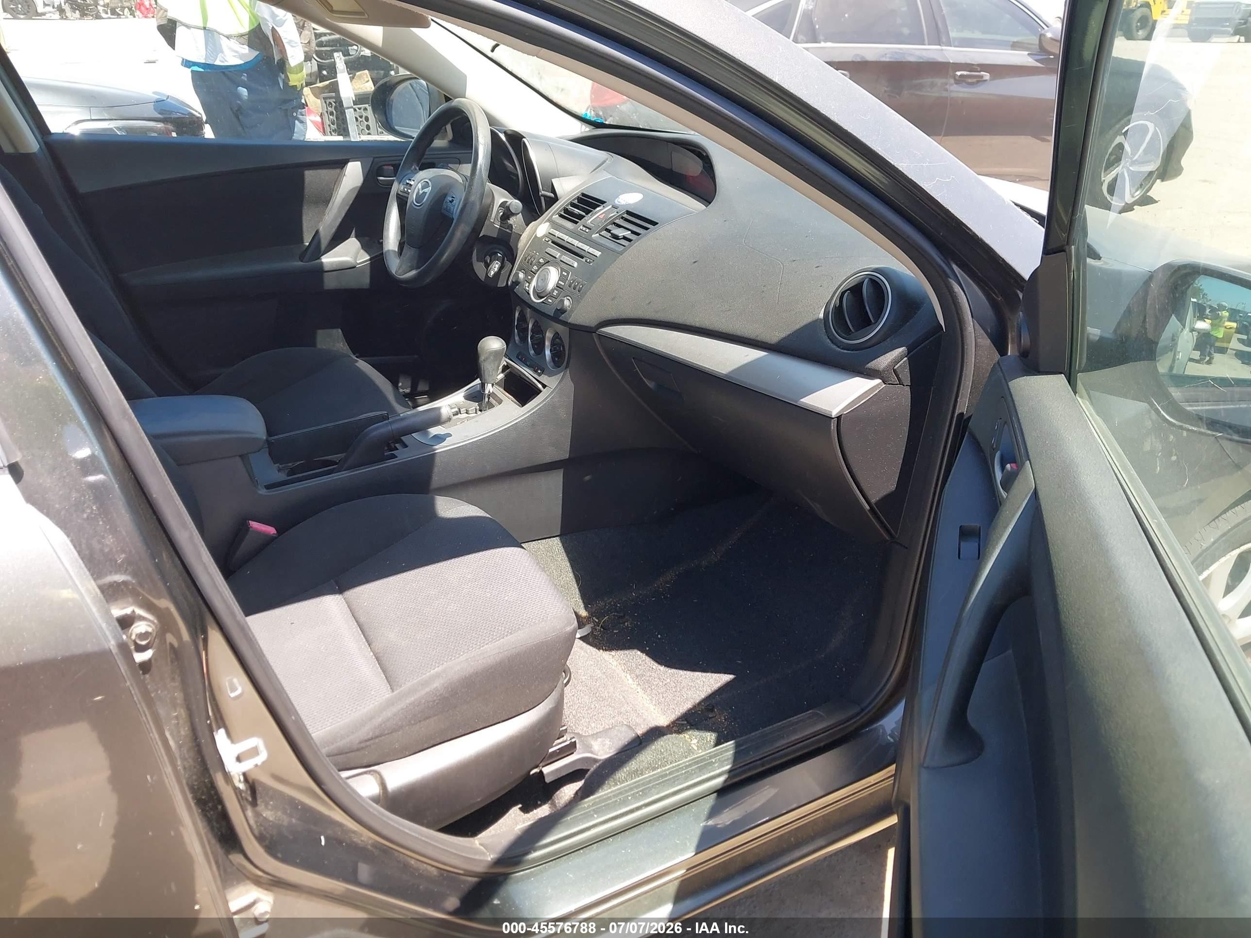 2011 Mazda Mazda3 I Touring Gray vin: JM1BL1VG9B1900419