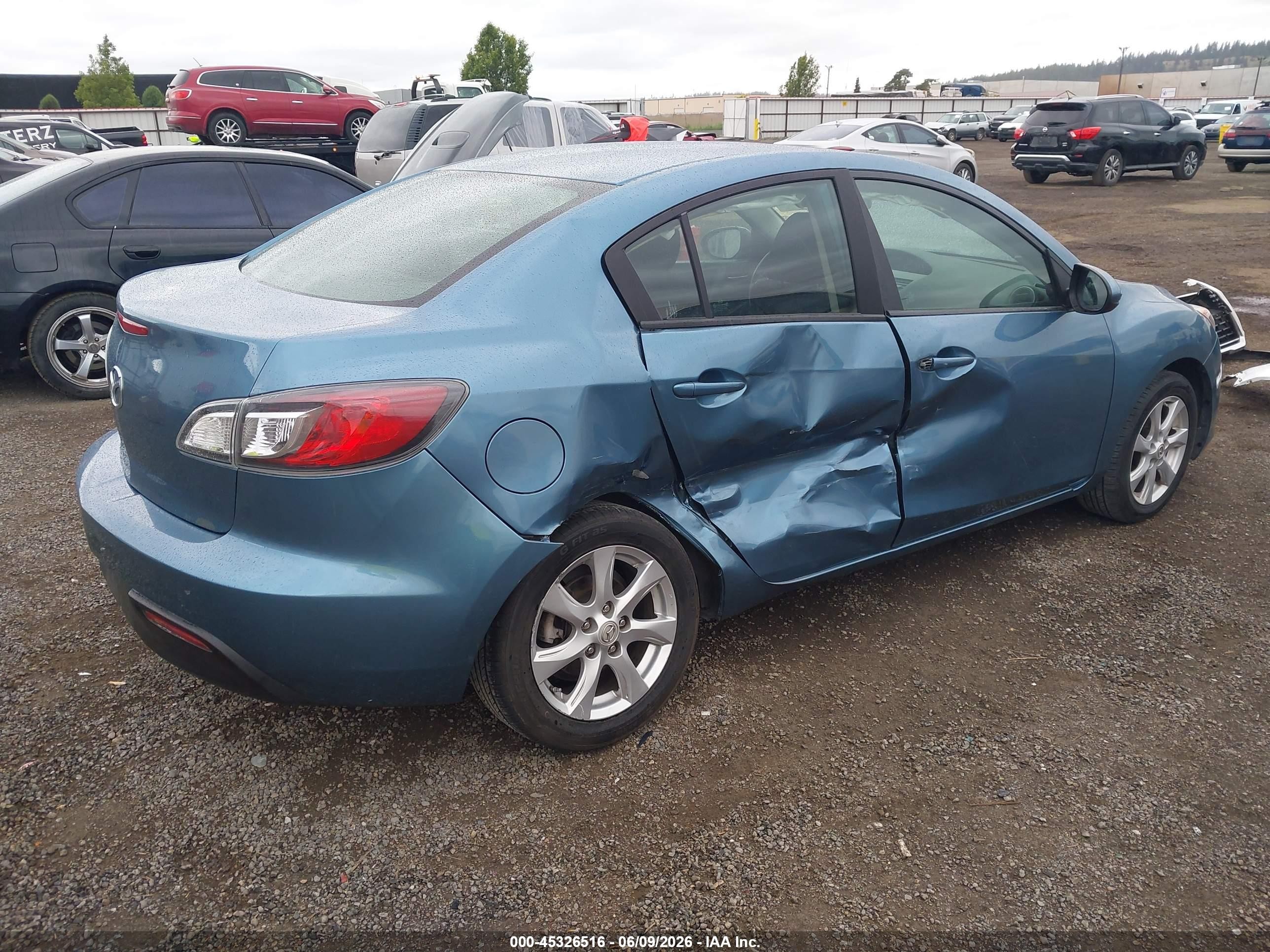2011 Mazda Mazda3 I Touring Blue vin: JM1BL1VGXB1364368